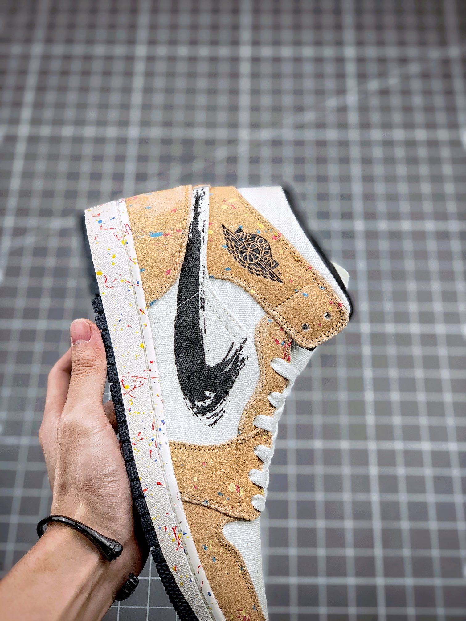 超适合秋冬的Air Jordan 1黑棕水彩开箱，这双太有氛围感