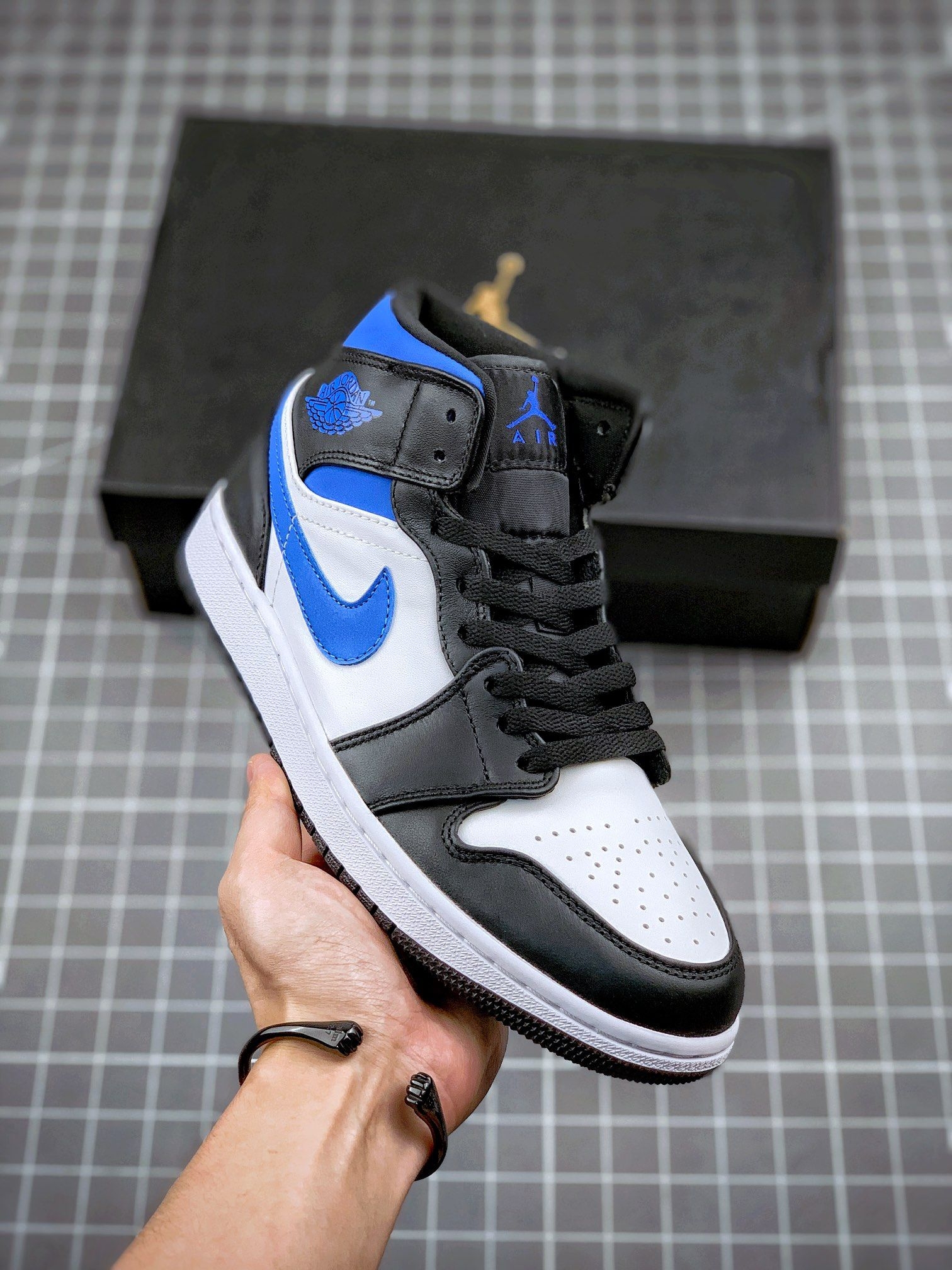 开箱分享｜这双Air Jordan 1中帮真的戳中我