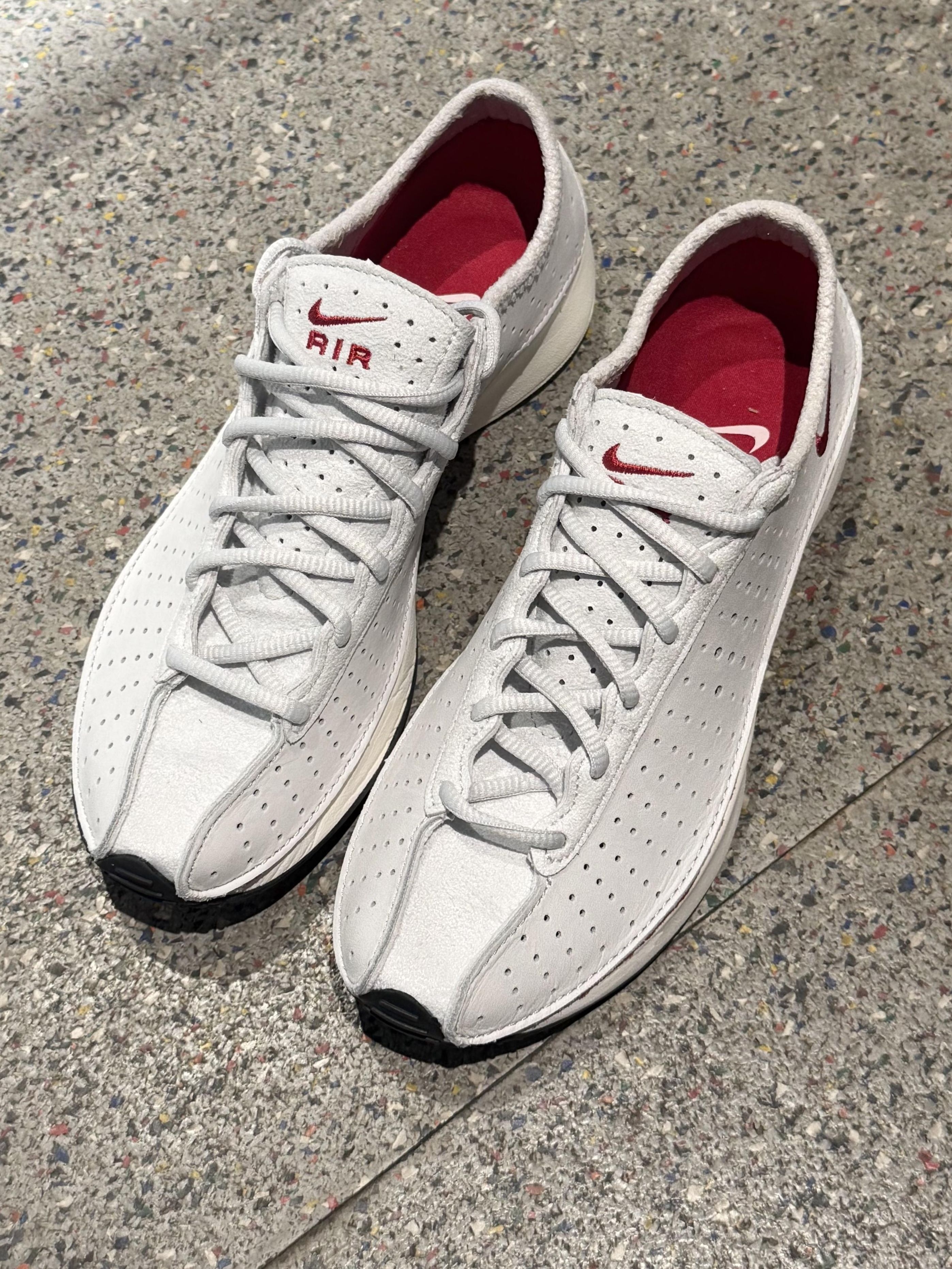 暴走两万步亲测！Nike Air Superfly纯白跑鞋脚感绝了，逛街神器实锤！