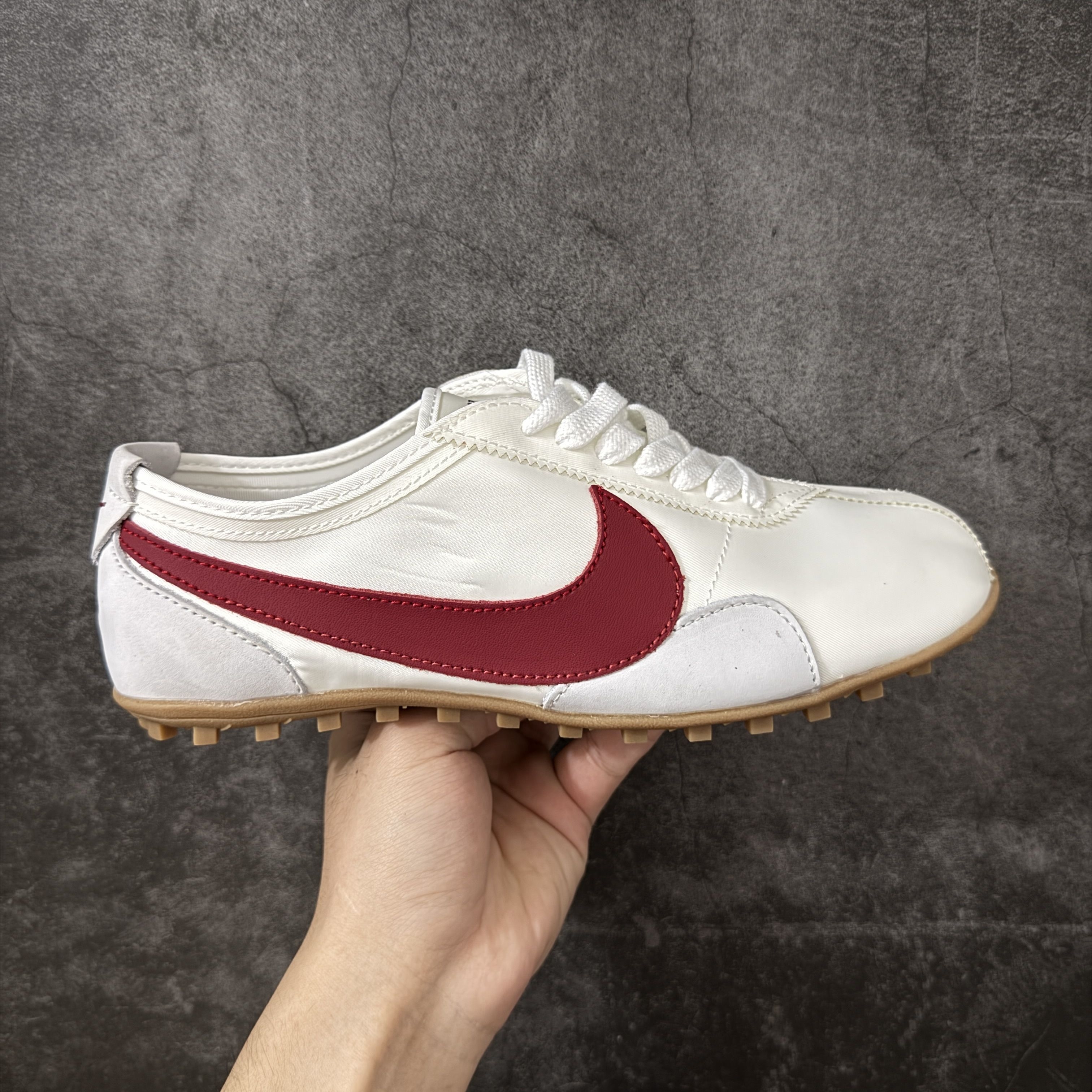 Nike Moon SP白红女款｜复古党必入的神仙慢跑鞋