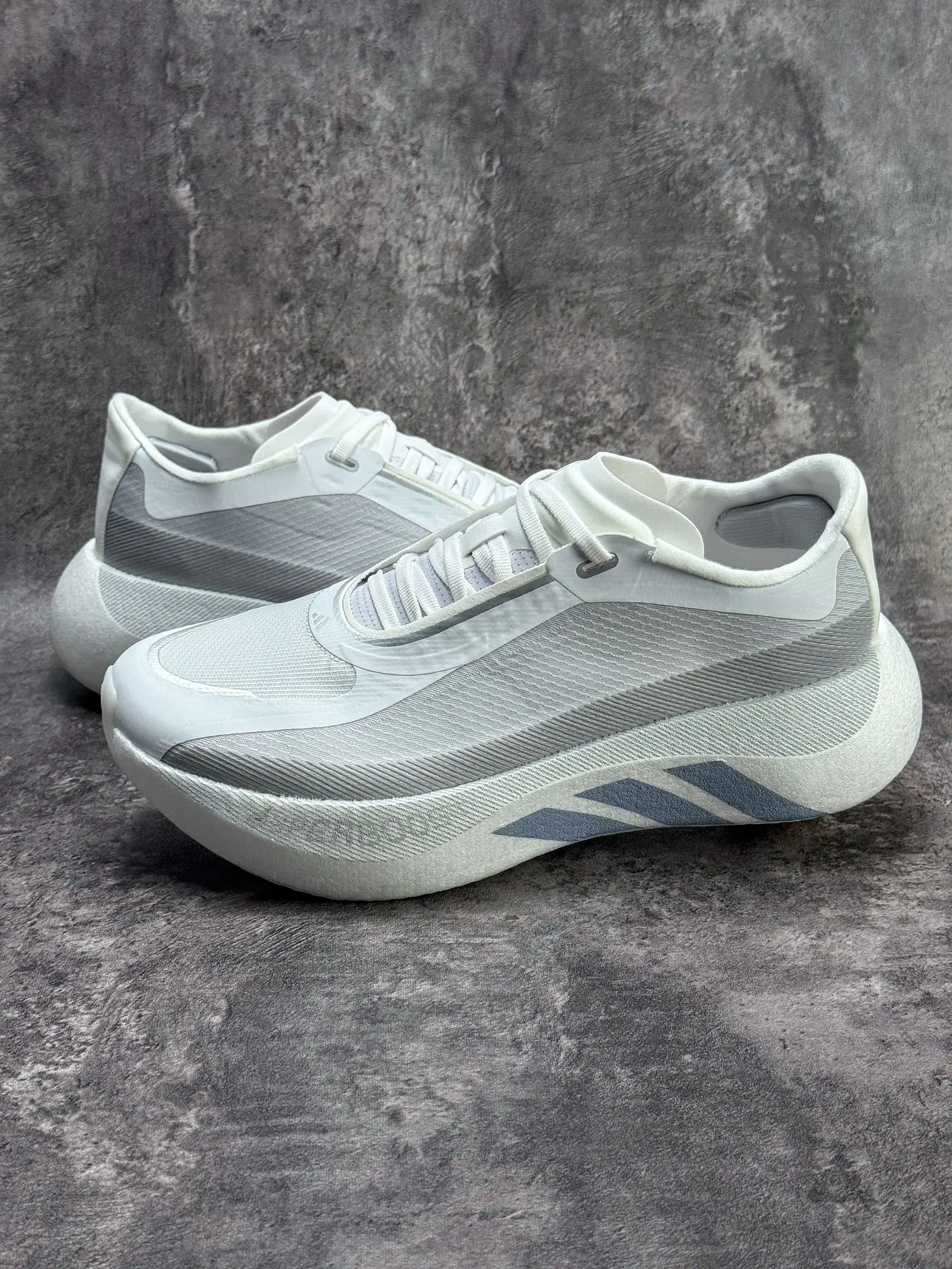 久穿不累脚的adidas Hyperboost太香了