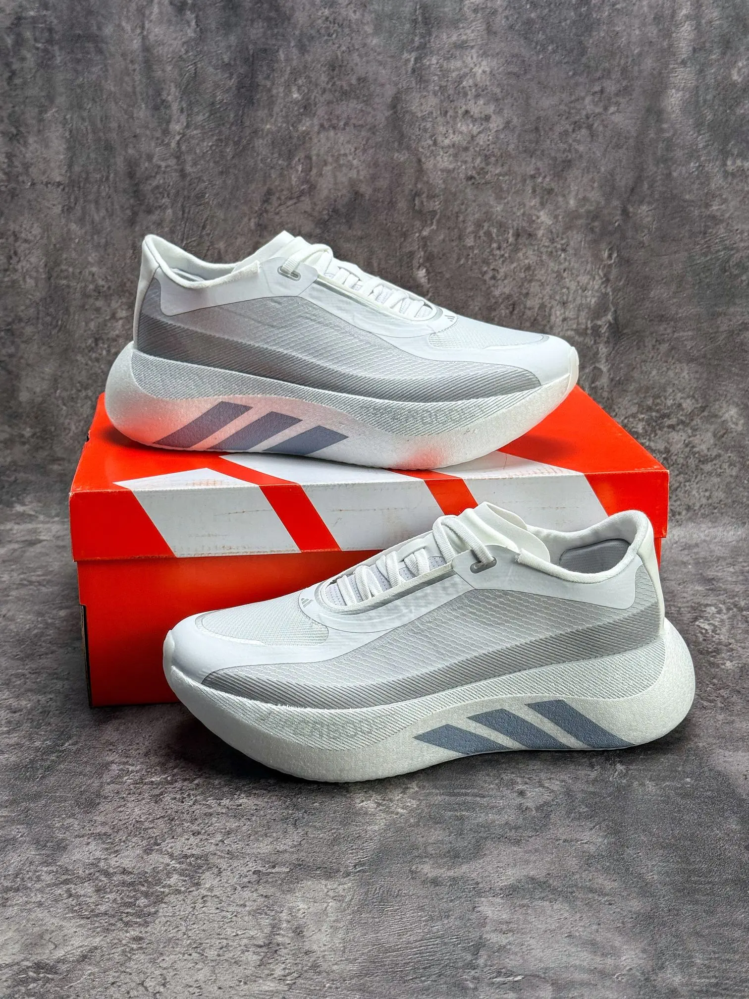 久穿不累脚的adidas Hyperboost太香了