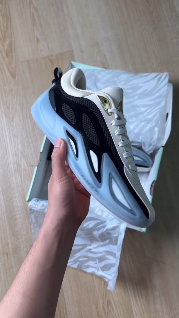 Jordan Heir Series 2 开箱！这双「未来感」实战鞋颜值直接杀疯了