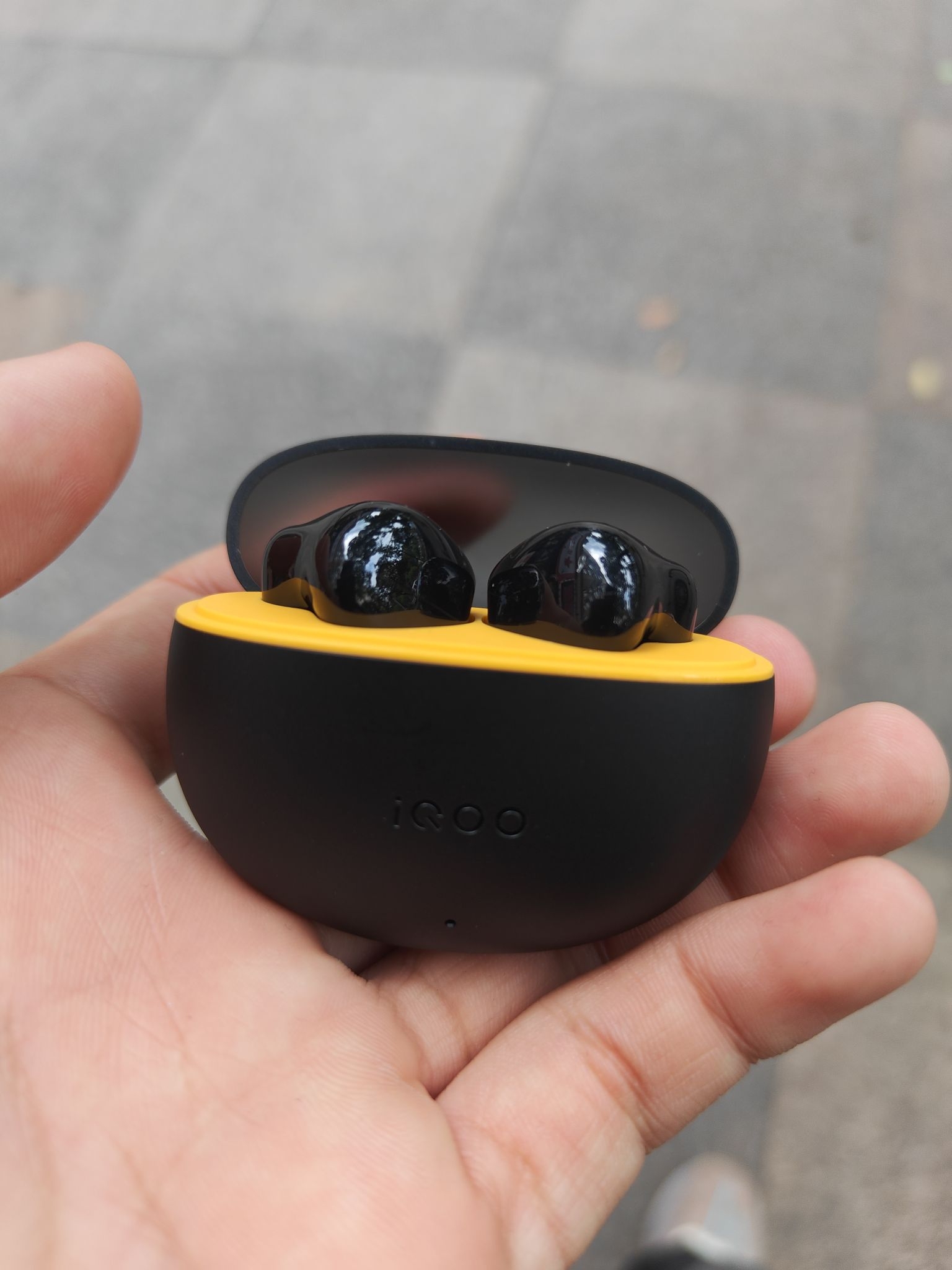 这是iQOO TWS Air3真无线蓝牙
