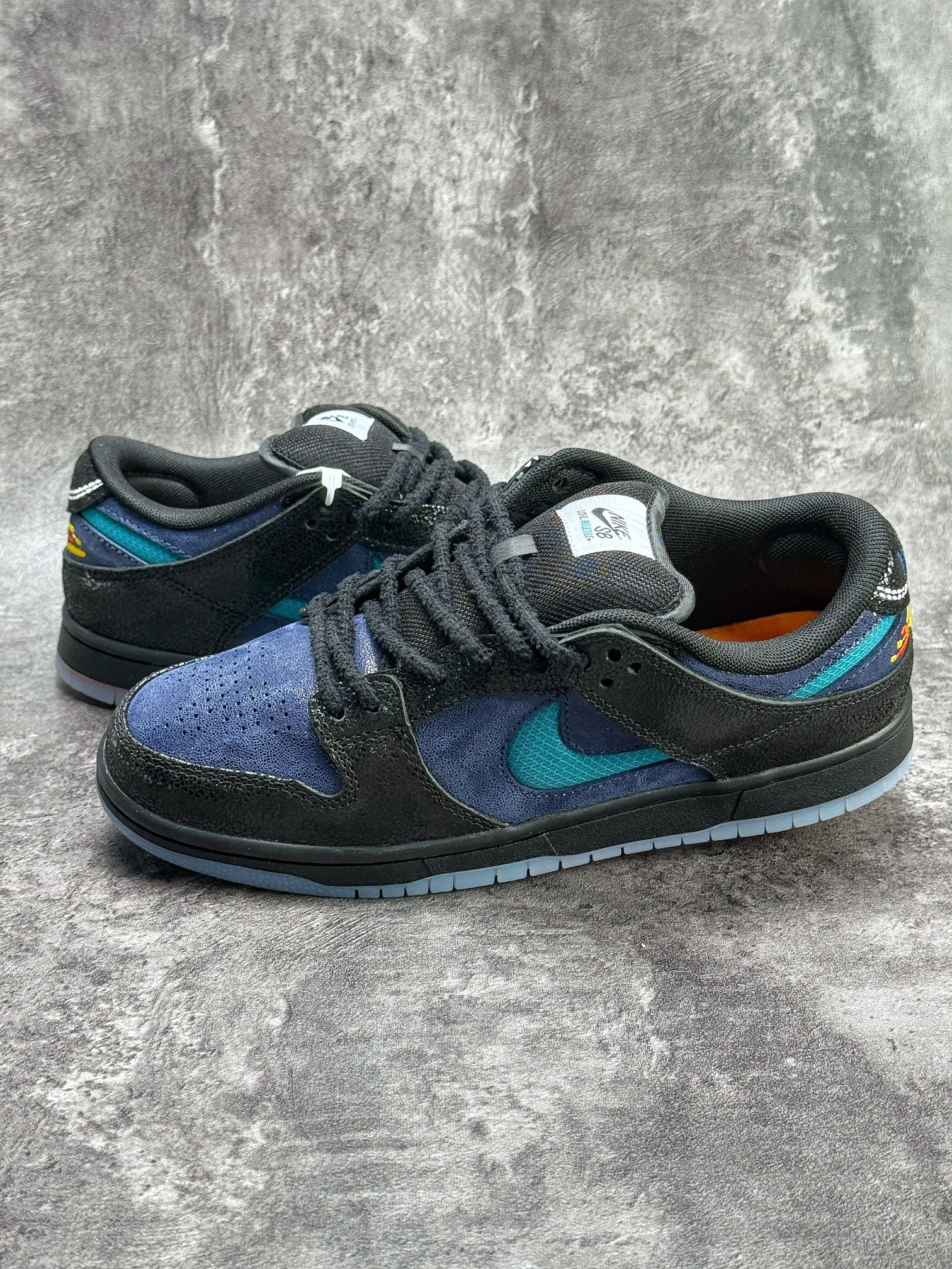 谁懂啊!这双黑魂联名Nike Dunk真的戳中我!
