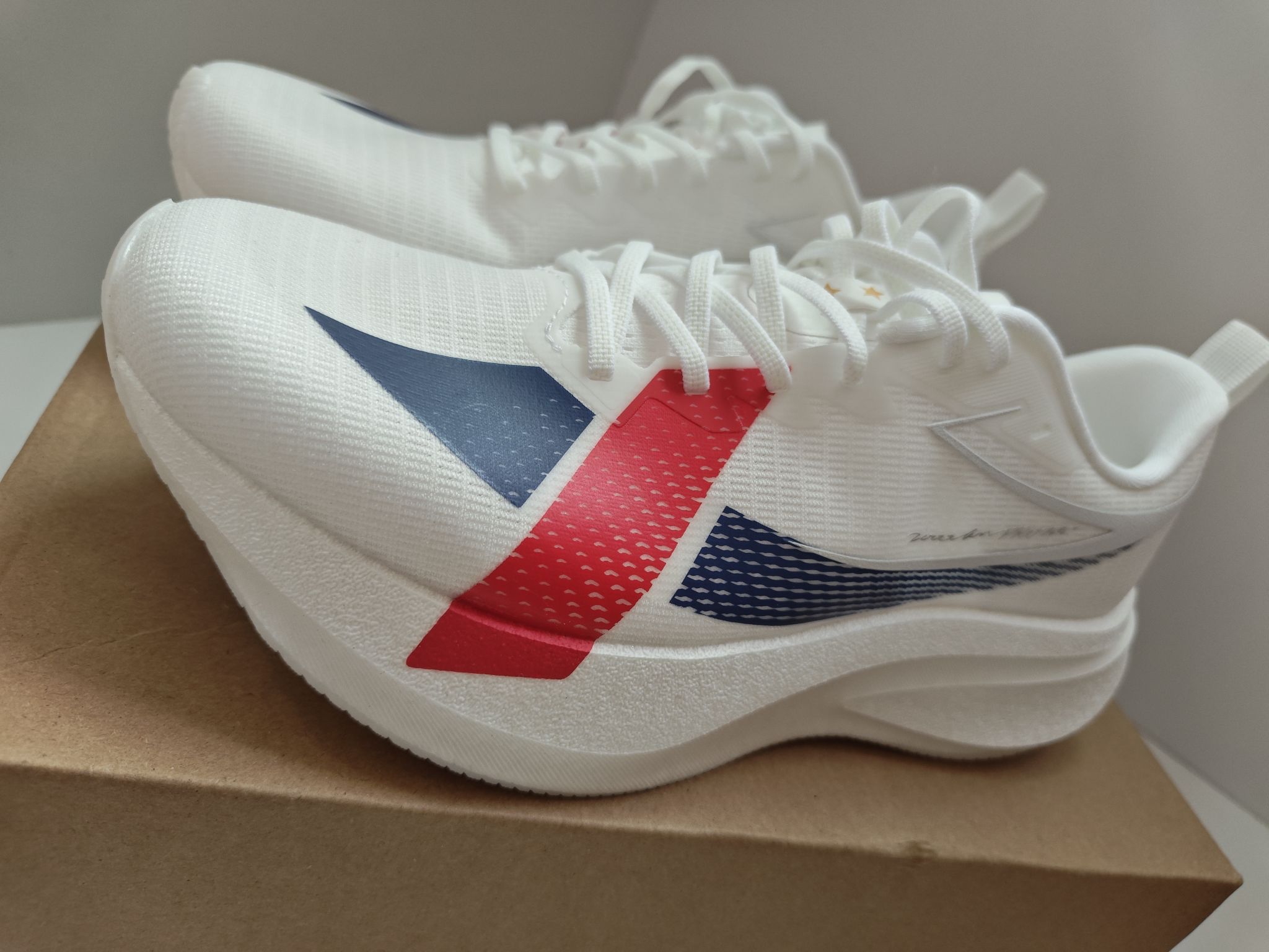 特步两千公里5 Pro，真香！