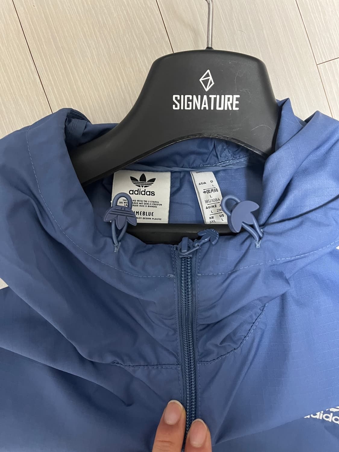 adidas三叶草蓝色连帽夹克