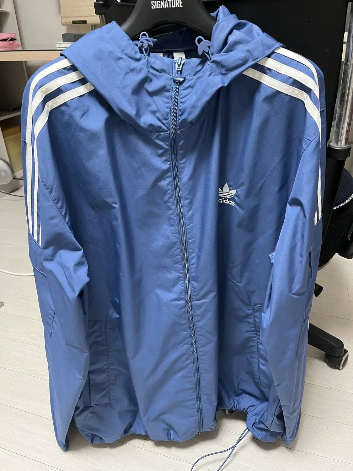 adidas三叶草蓝色连帽夹克
