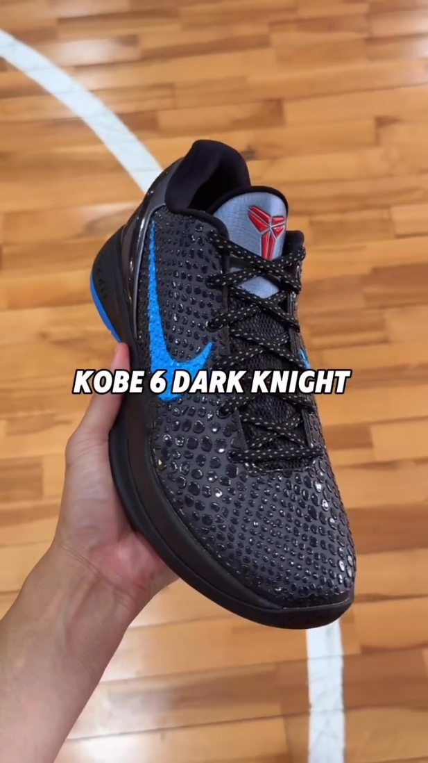 Kobe 6「黑暗骑士」｜黑蓝蛇纹，复刻科比的巅峰时刻