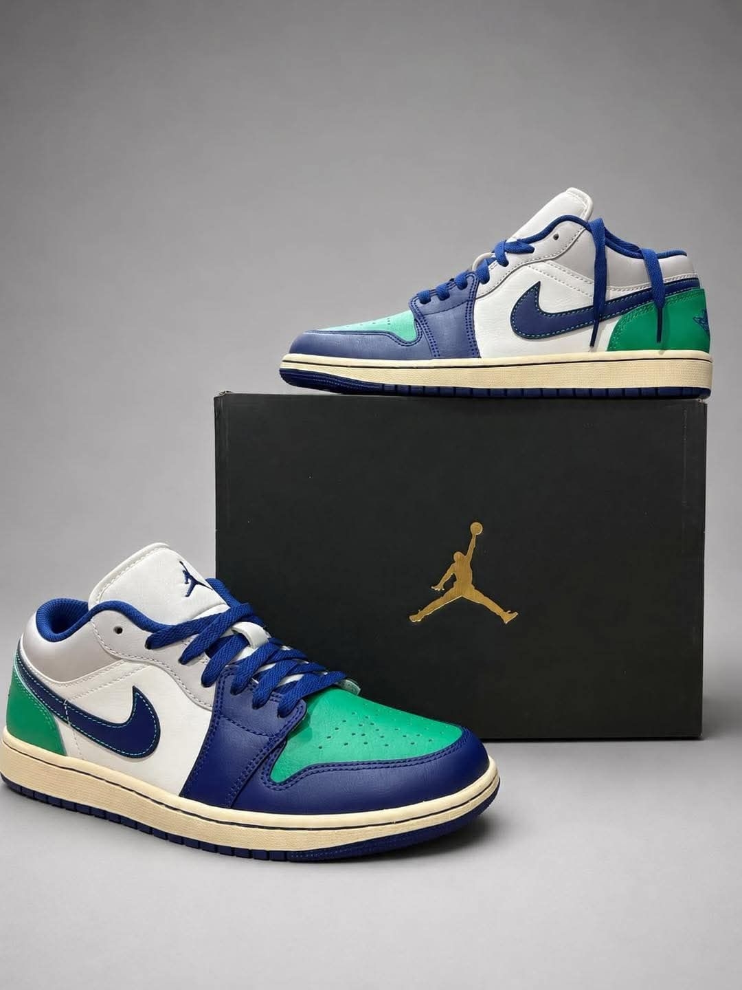 夏日清爽杀疯了！AJ1 Low 蓝绿白，复古做旧感拉满
