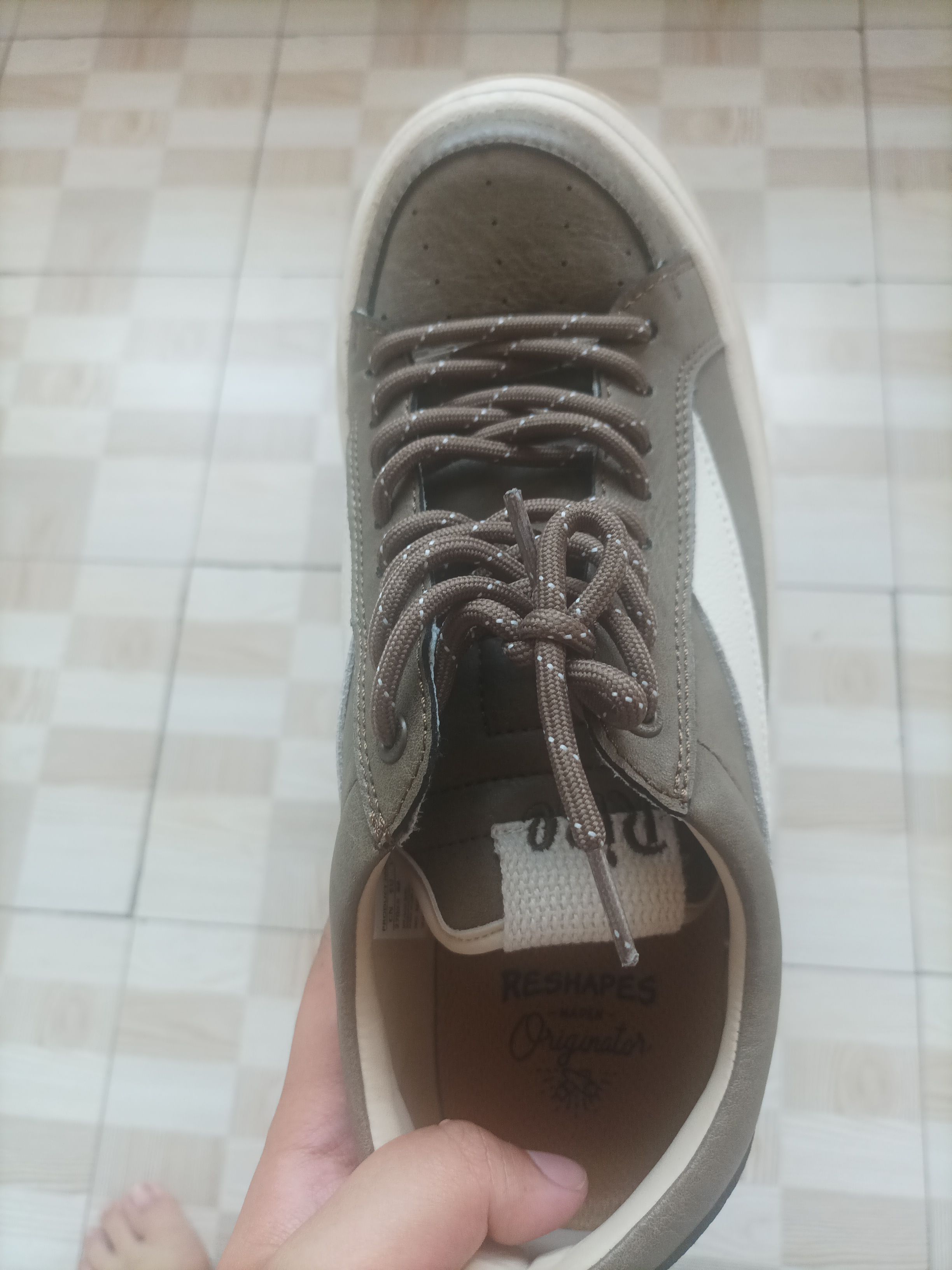 很帅的 超有质感 还增高 跟裤子搭起来非
