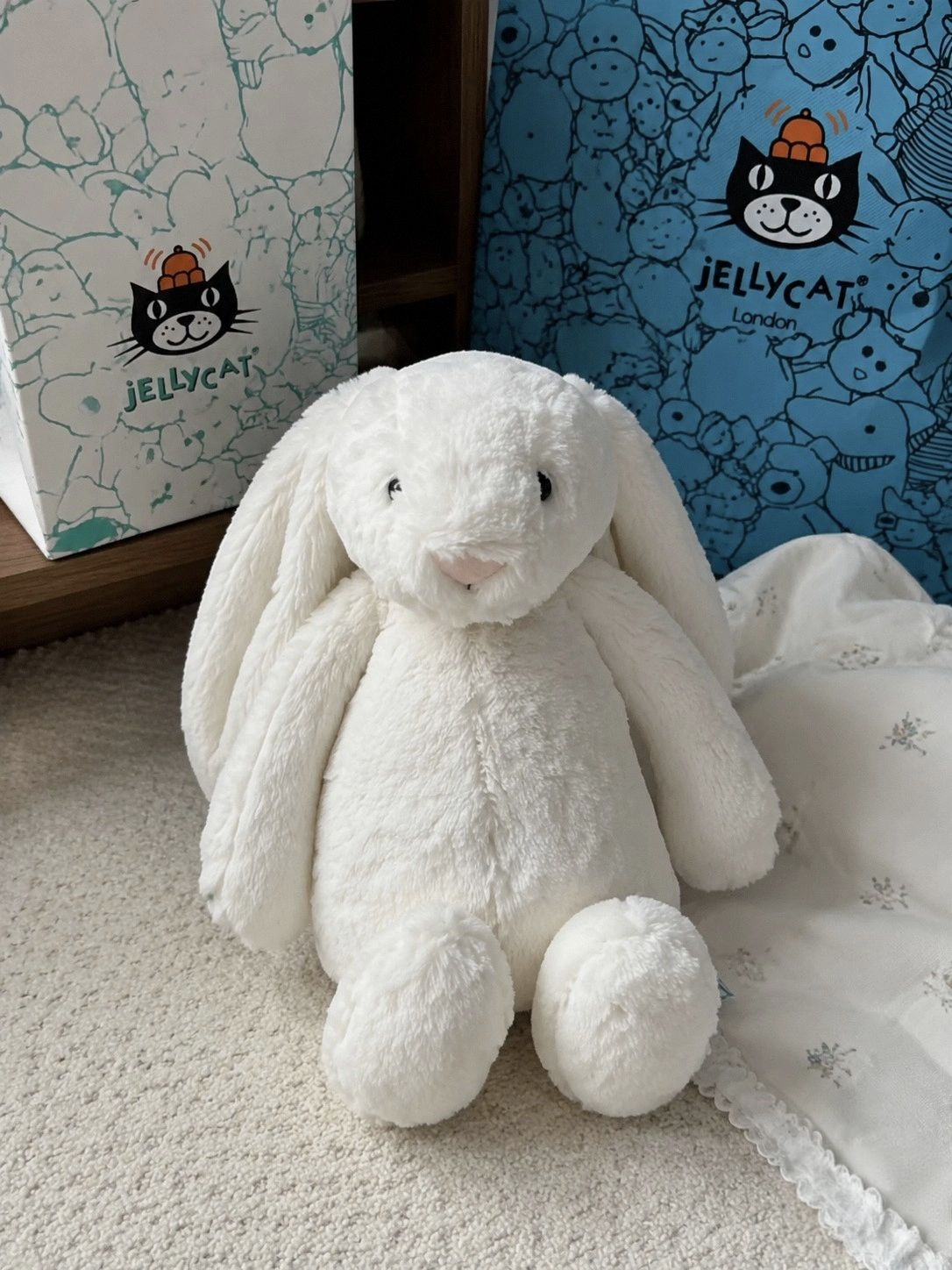 Jellycat害羞系列白色邦尼兔