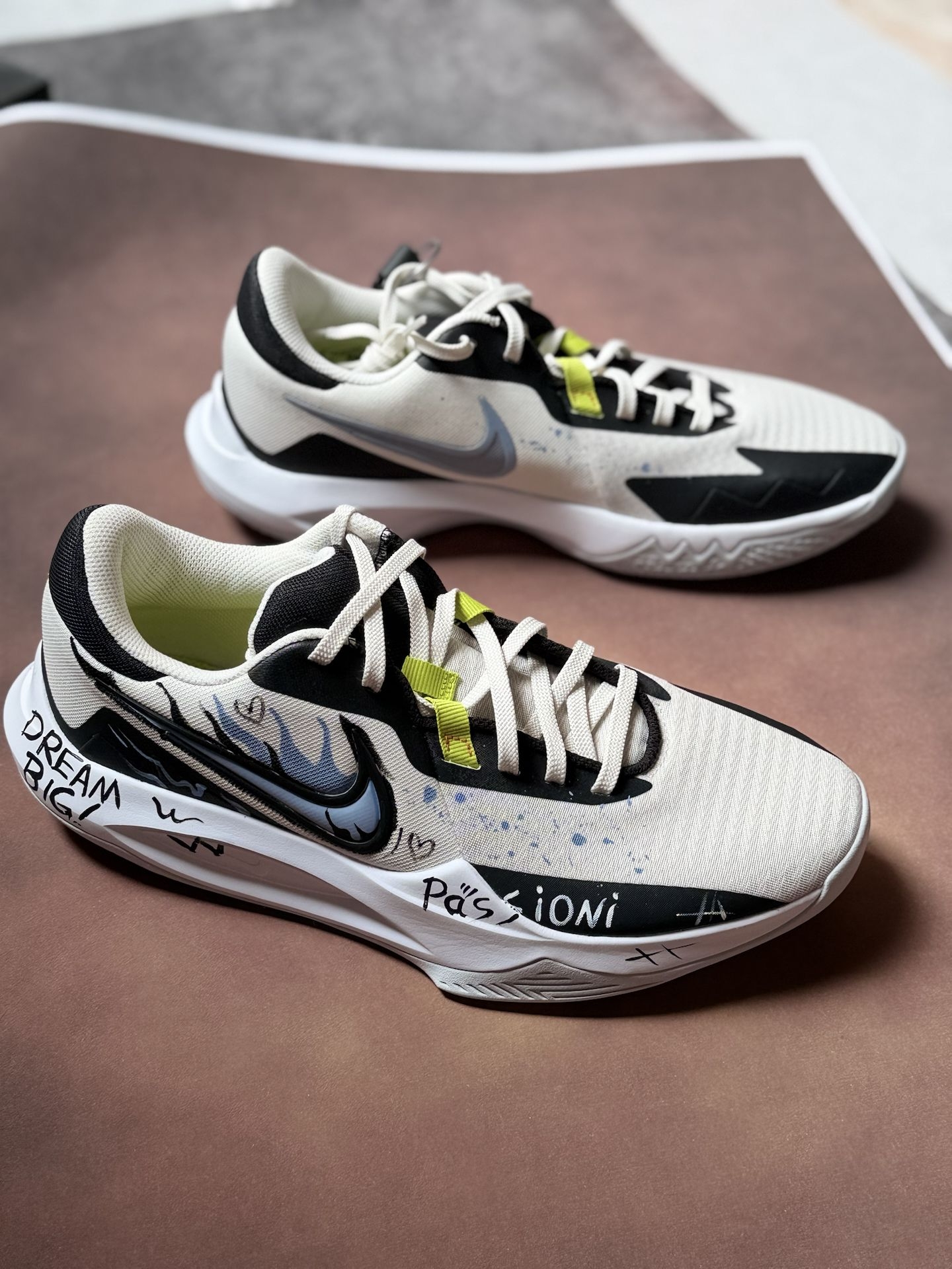 拒绝撞鞋！Nike Precision 6“逐焰狂想”细节拉满的学生党实战利器🔥