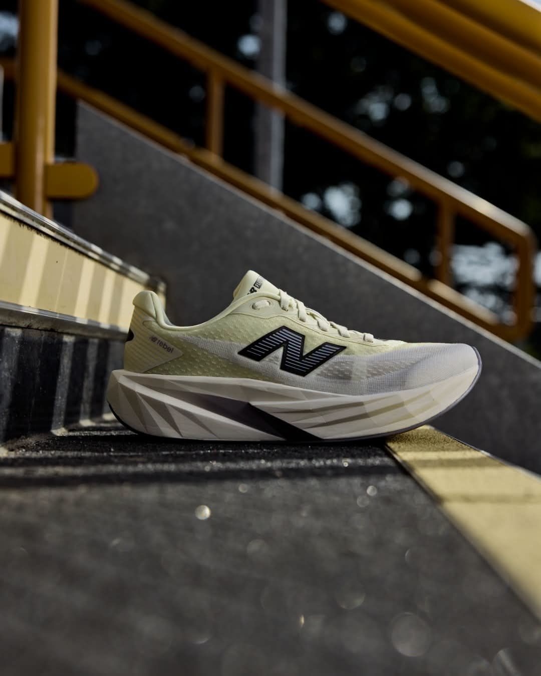 温柔浅奶油黄✨New Balance Rebel v6，日常训练颜值担当