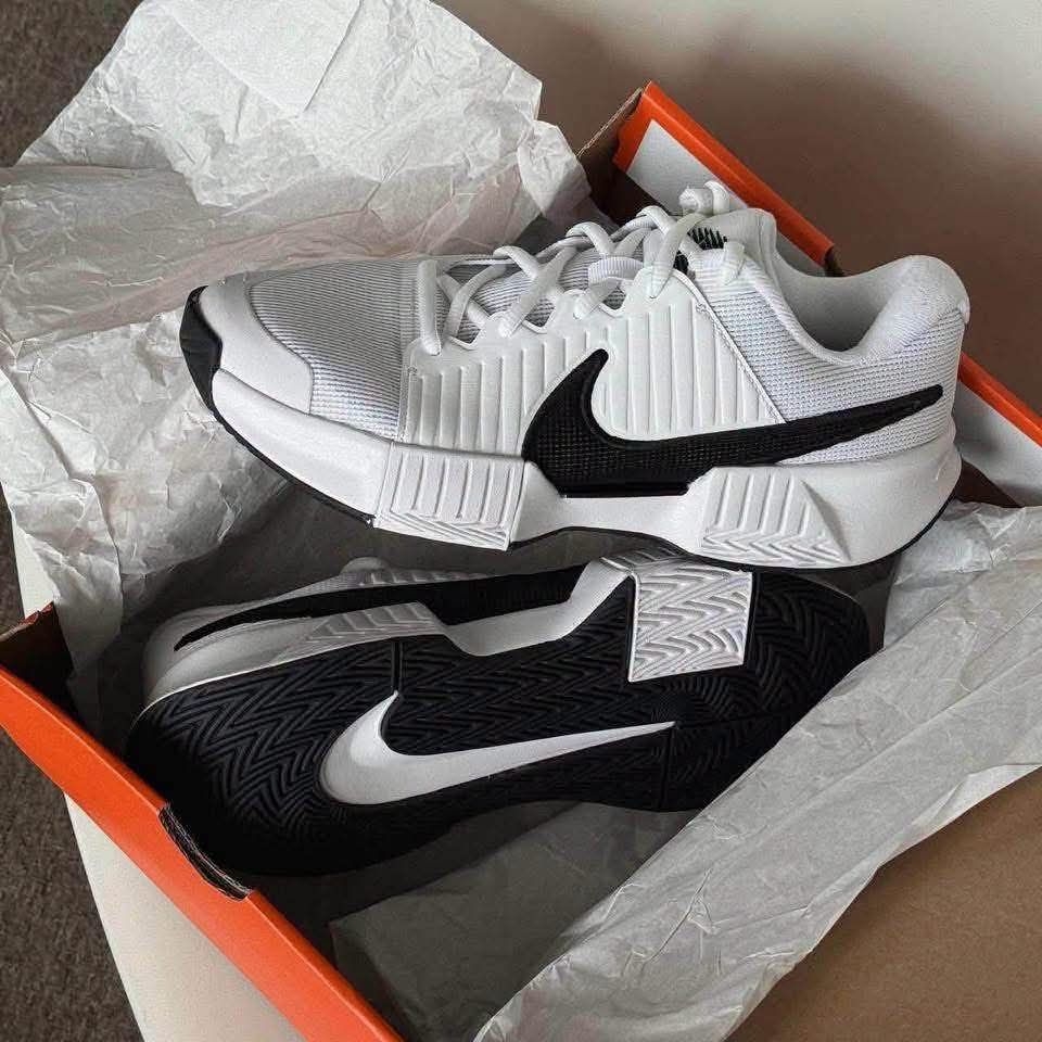 简约战神🔥Nike GP Challenge Pro 白黑专业网球鞋开箱