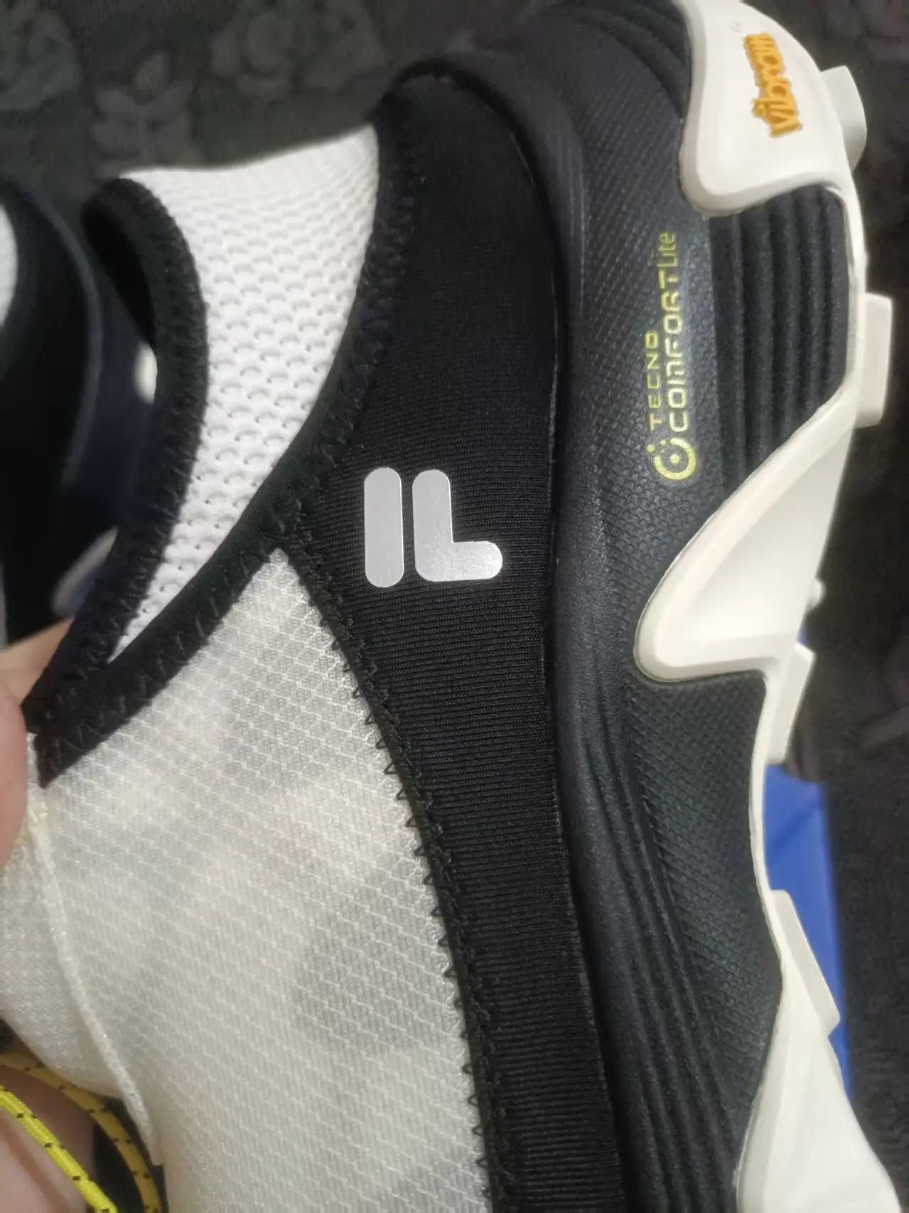 山系通勤神器|FILA Como Y 雪白色开箱