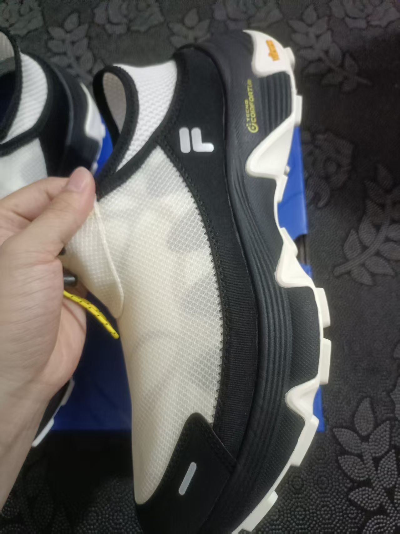 山系通勤神器|FILA Como Y 雪白色开箱