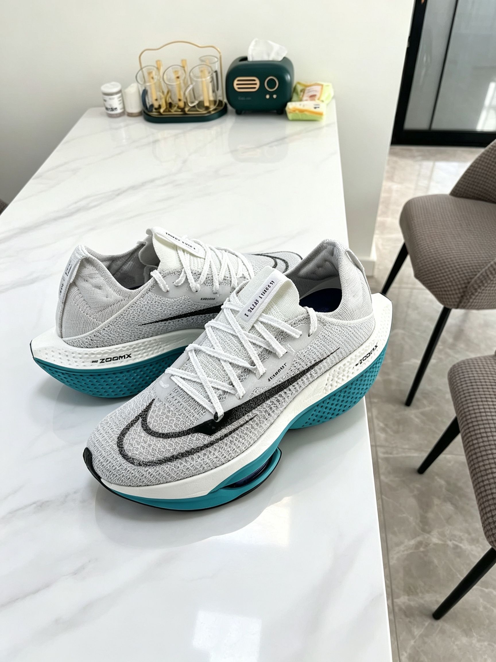 Nike ZoomX Alphafly Next%2｜碳板跑鞋实战好穿不踩雷