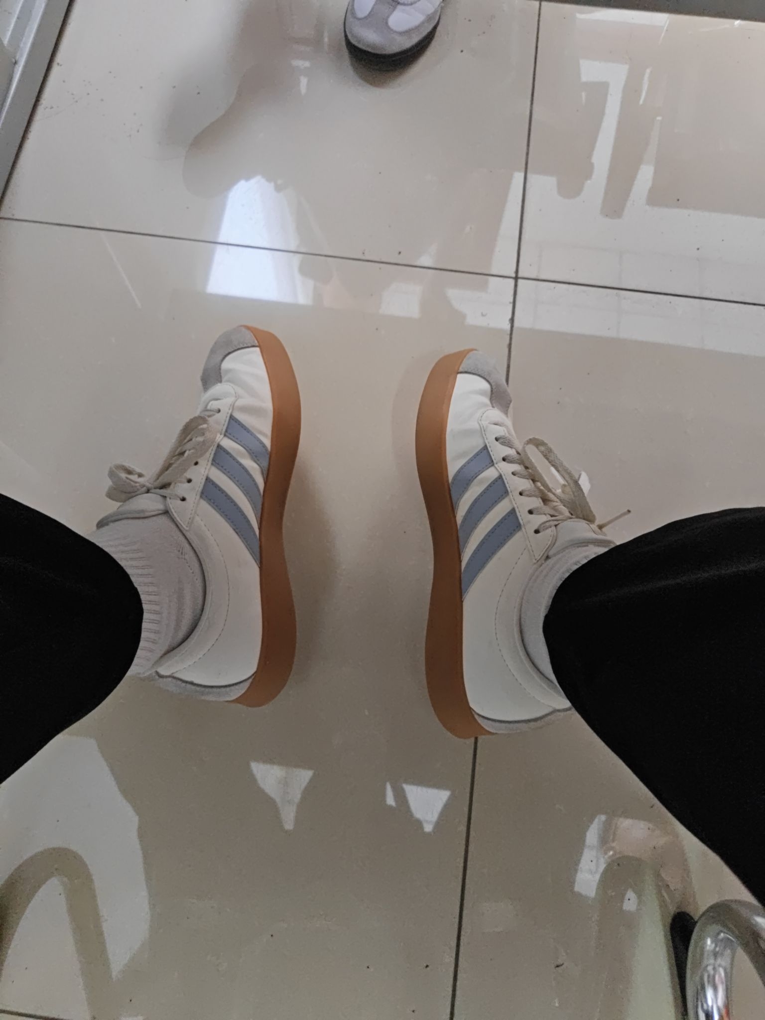 特别好看，上脚舒服，跟洋气，客服态度很好