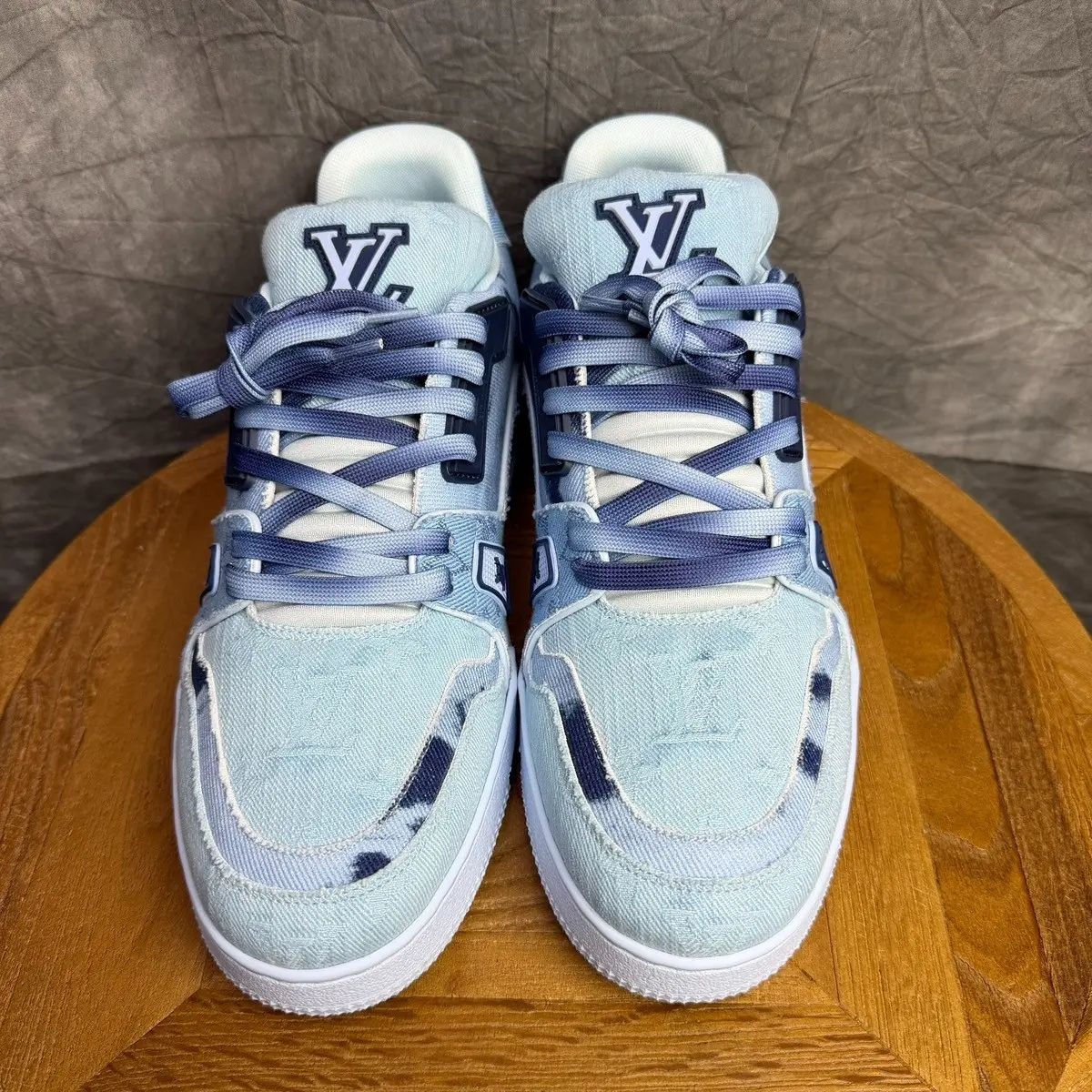 💙夏日清爽王✨LV Trainer浅蓝牛仔扎染款