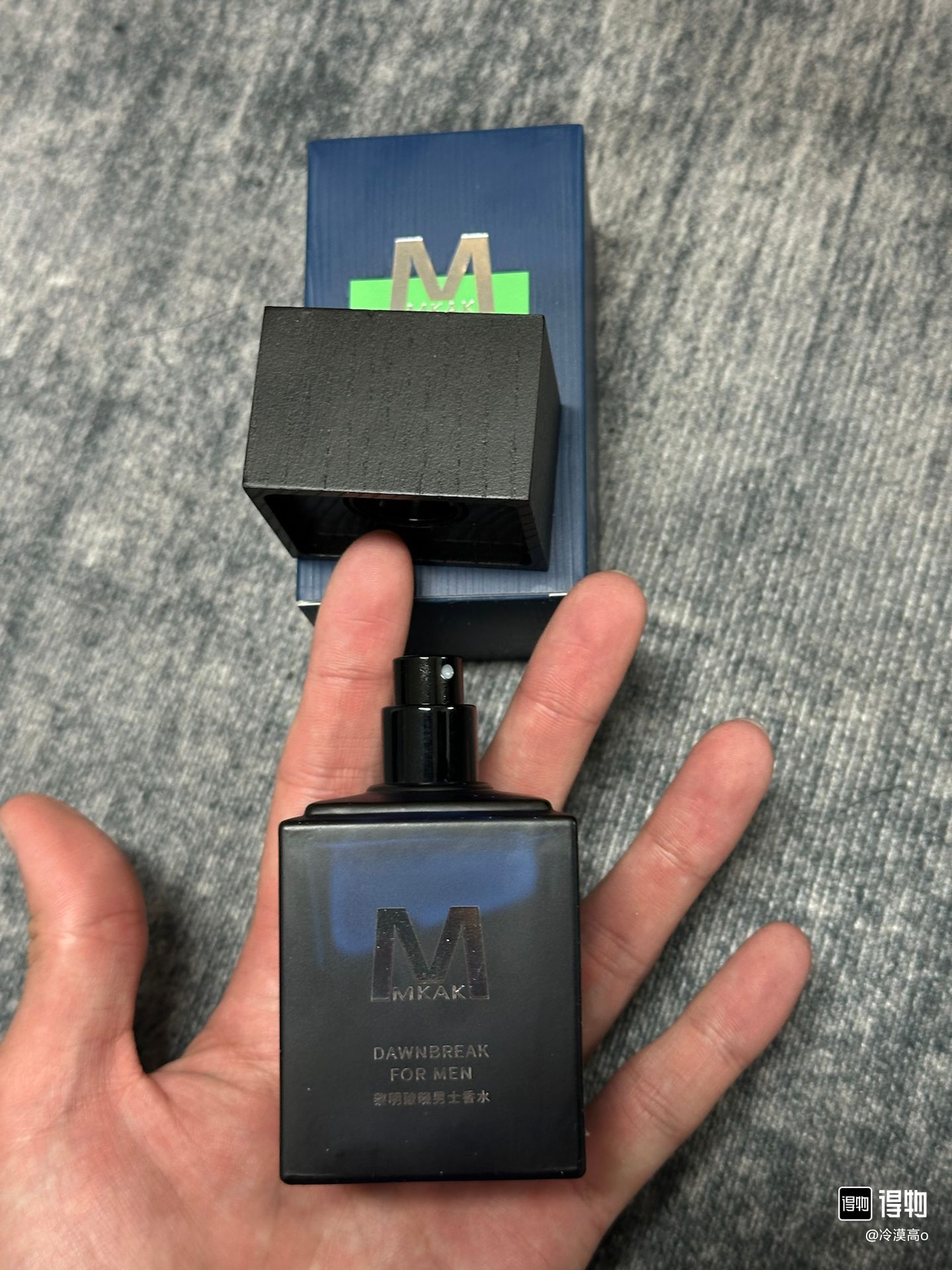 好好好很香喜欢这种干净又沉稳的木质香气，