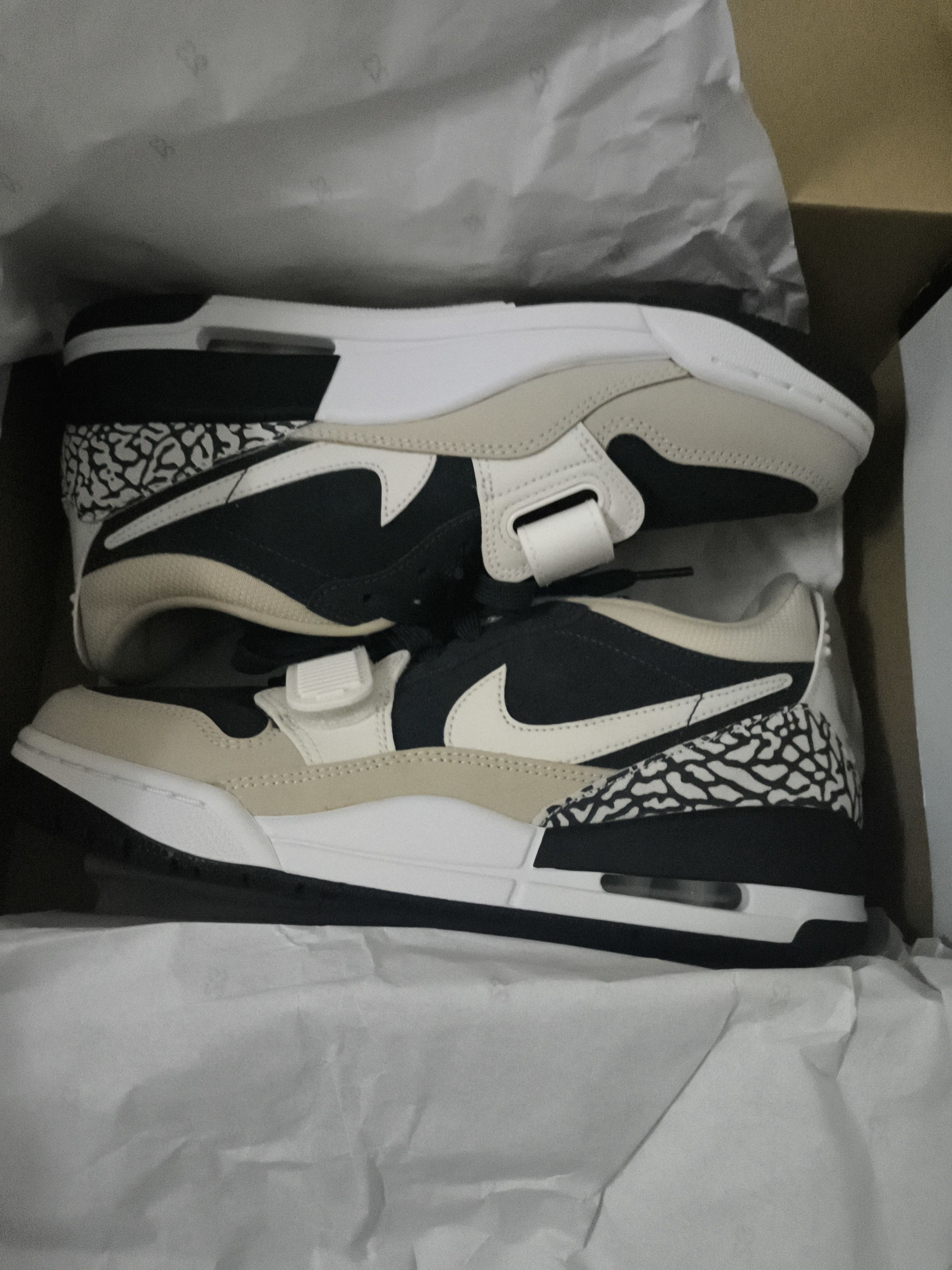AJ312