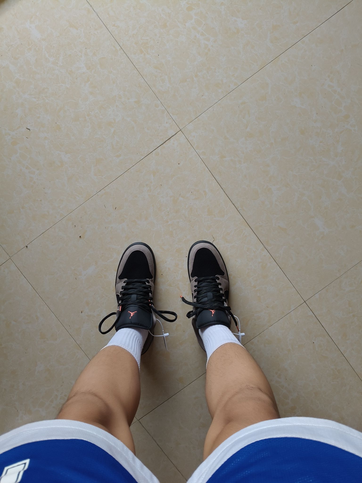 aj1小摩卡