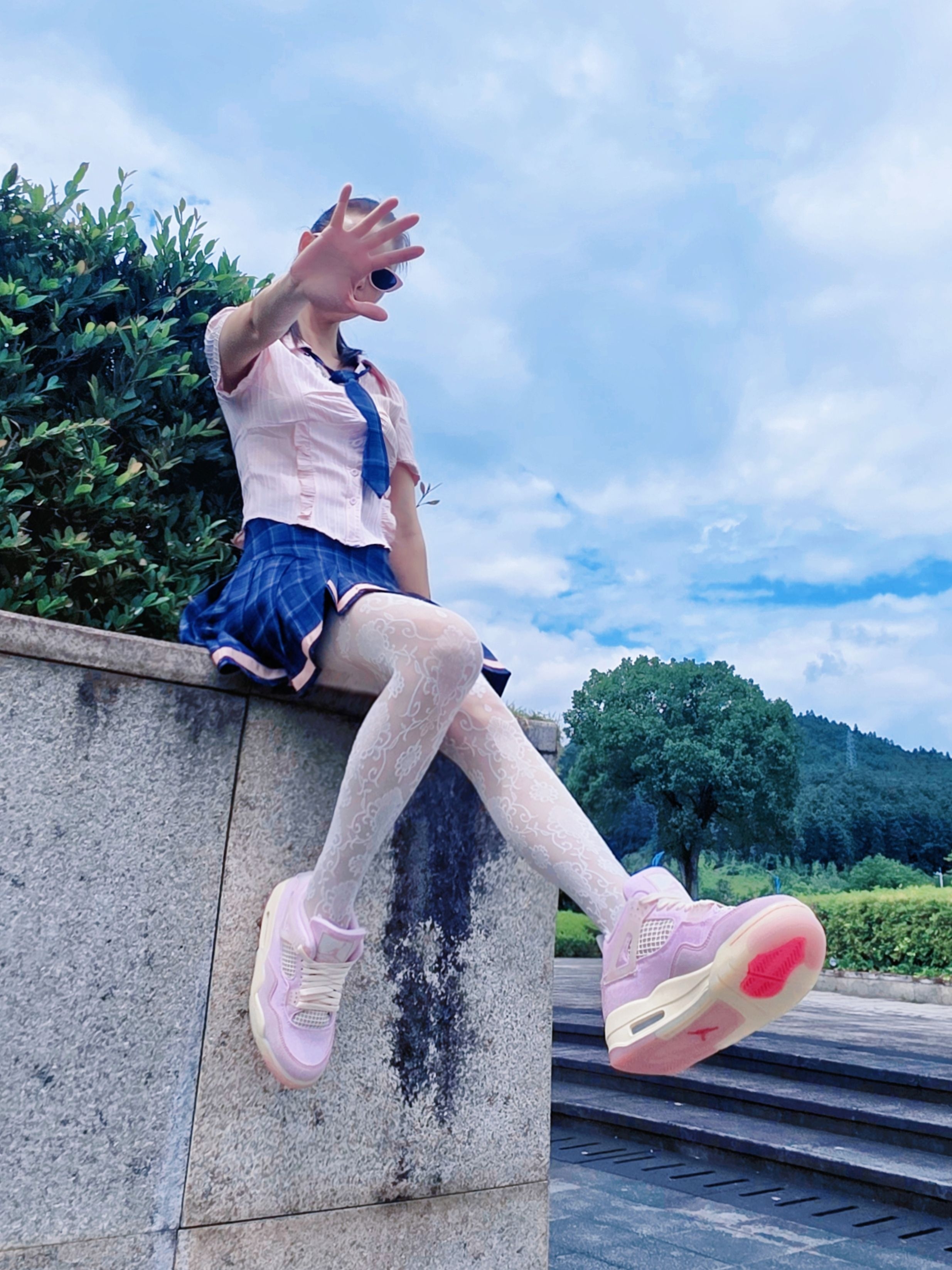 招混搭秒变辣妹｜轻辣甜酷学院风Look～