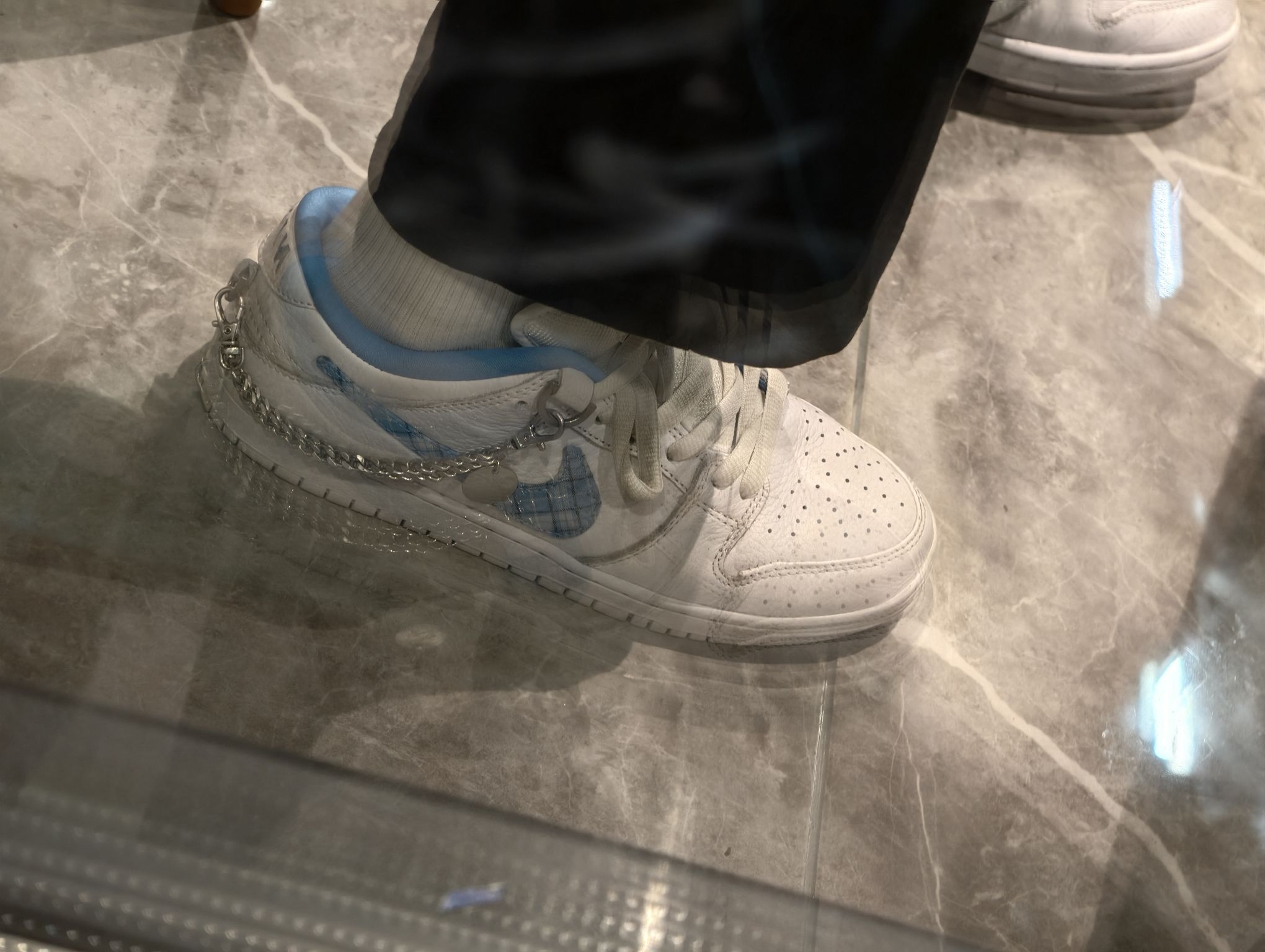 带条链子的dunk