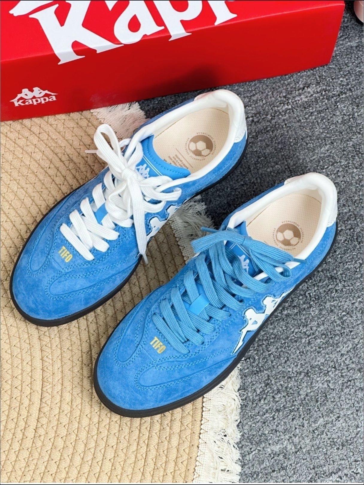 卡帕的德训鞋，也是非常的耐斯，价格也是很