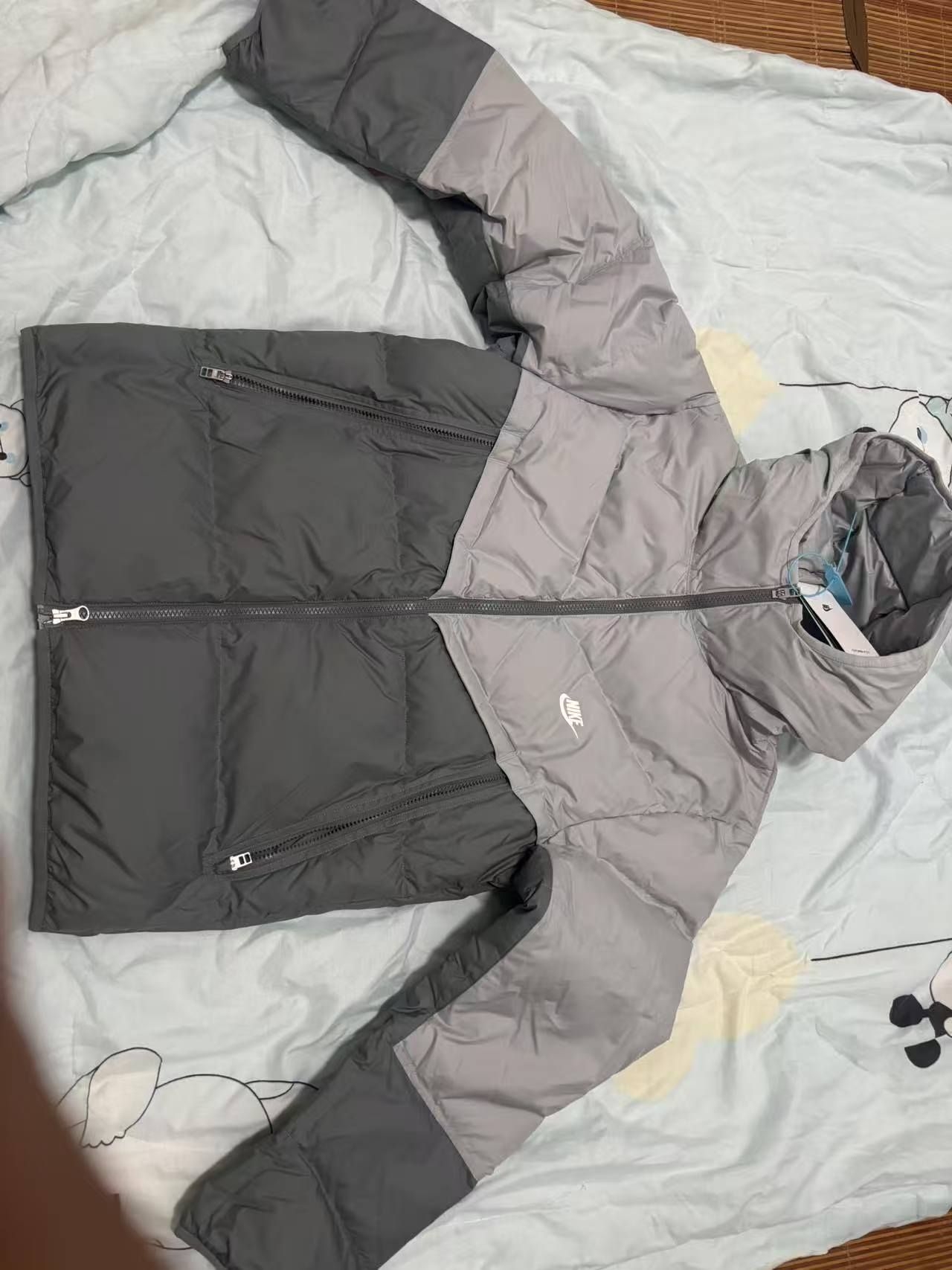 耐克拼色连帽羽绒服｜男生冬日氛围感外套 