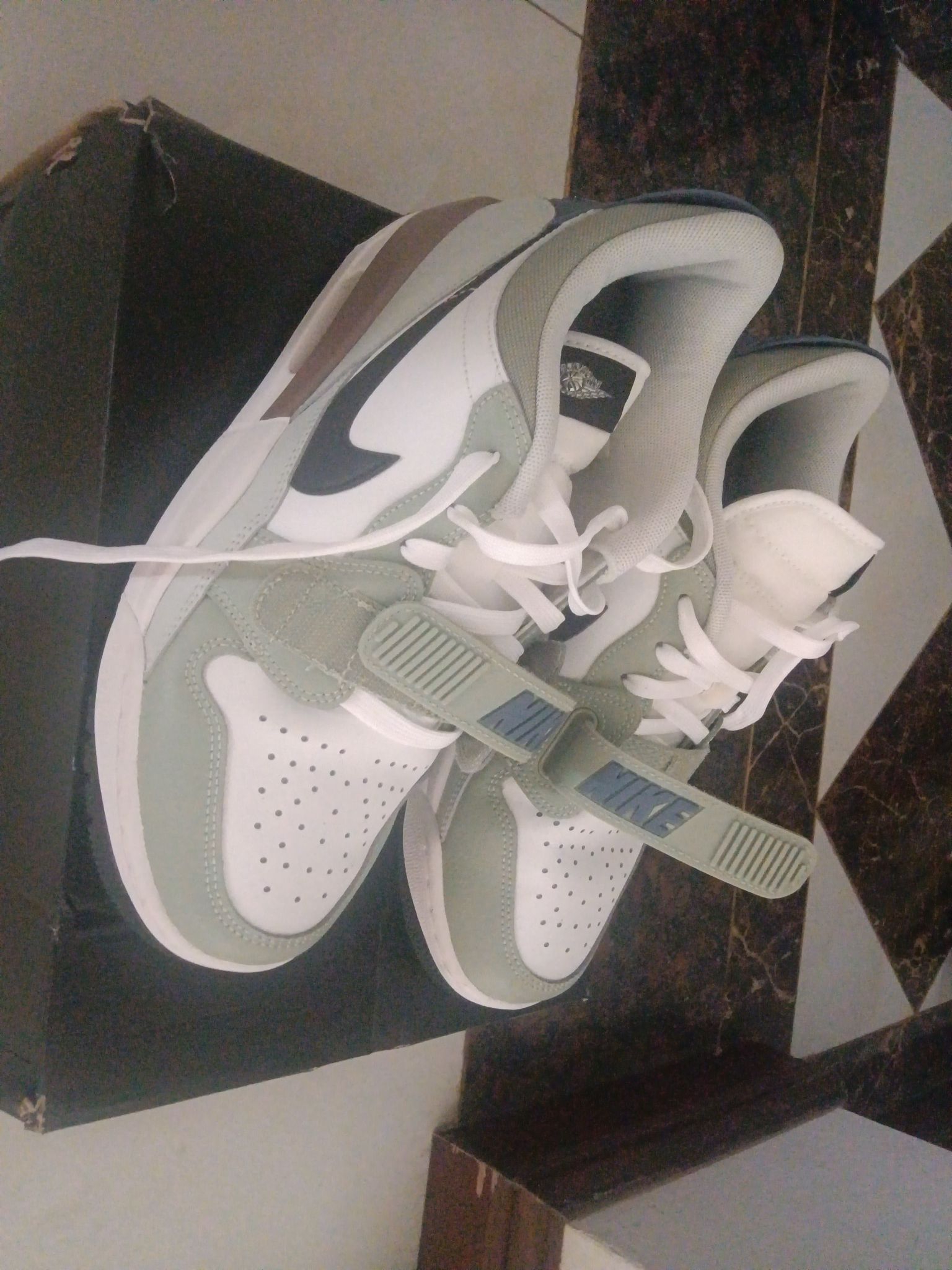 Aj 312