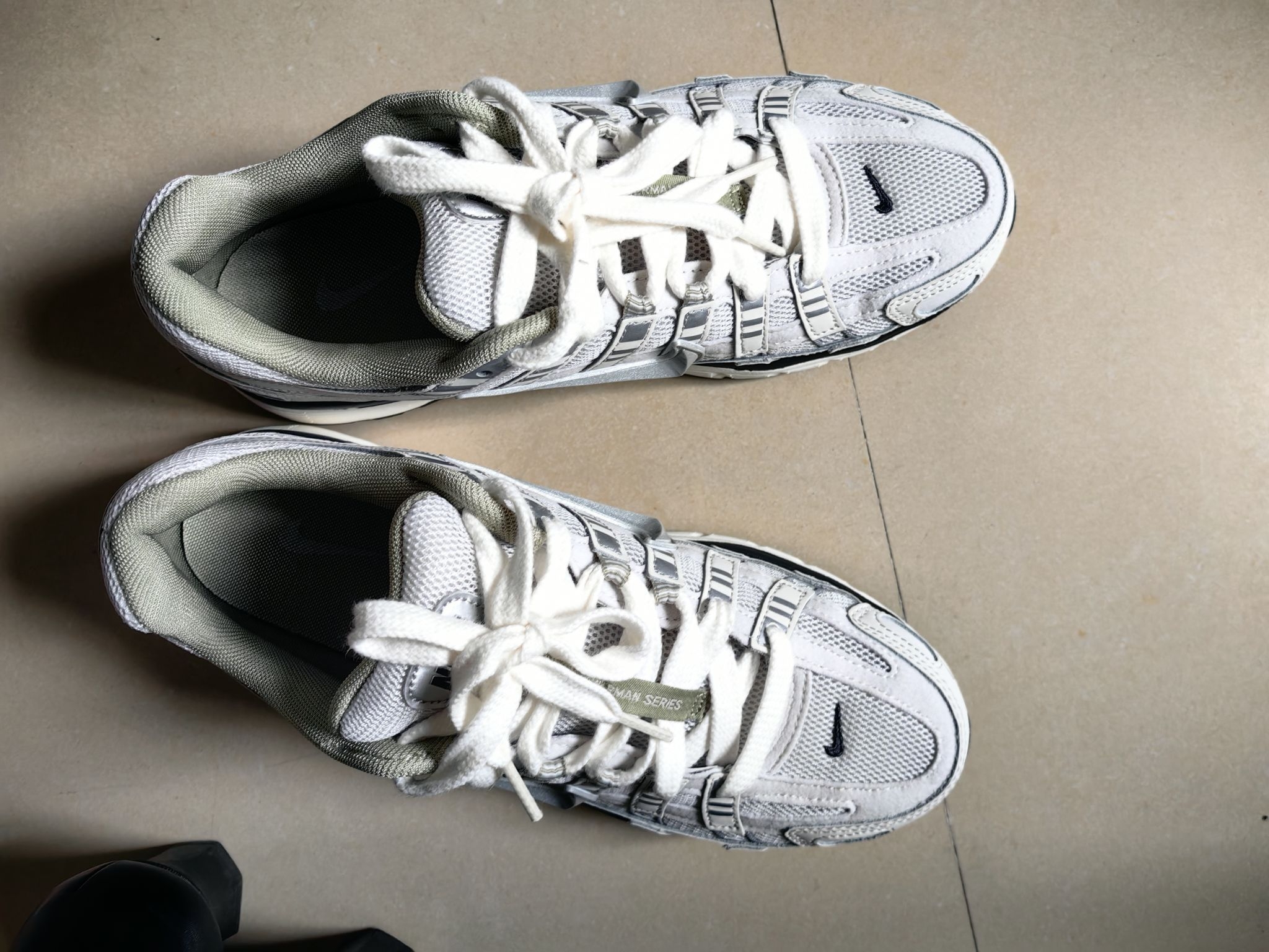 42正码正品。脚感舒服，优惠券后价格42