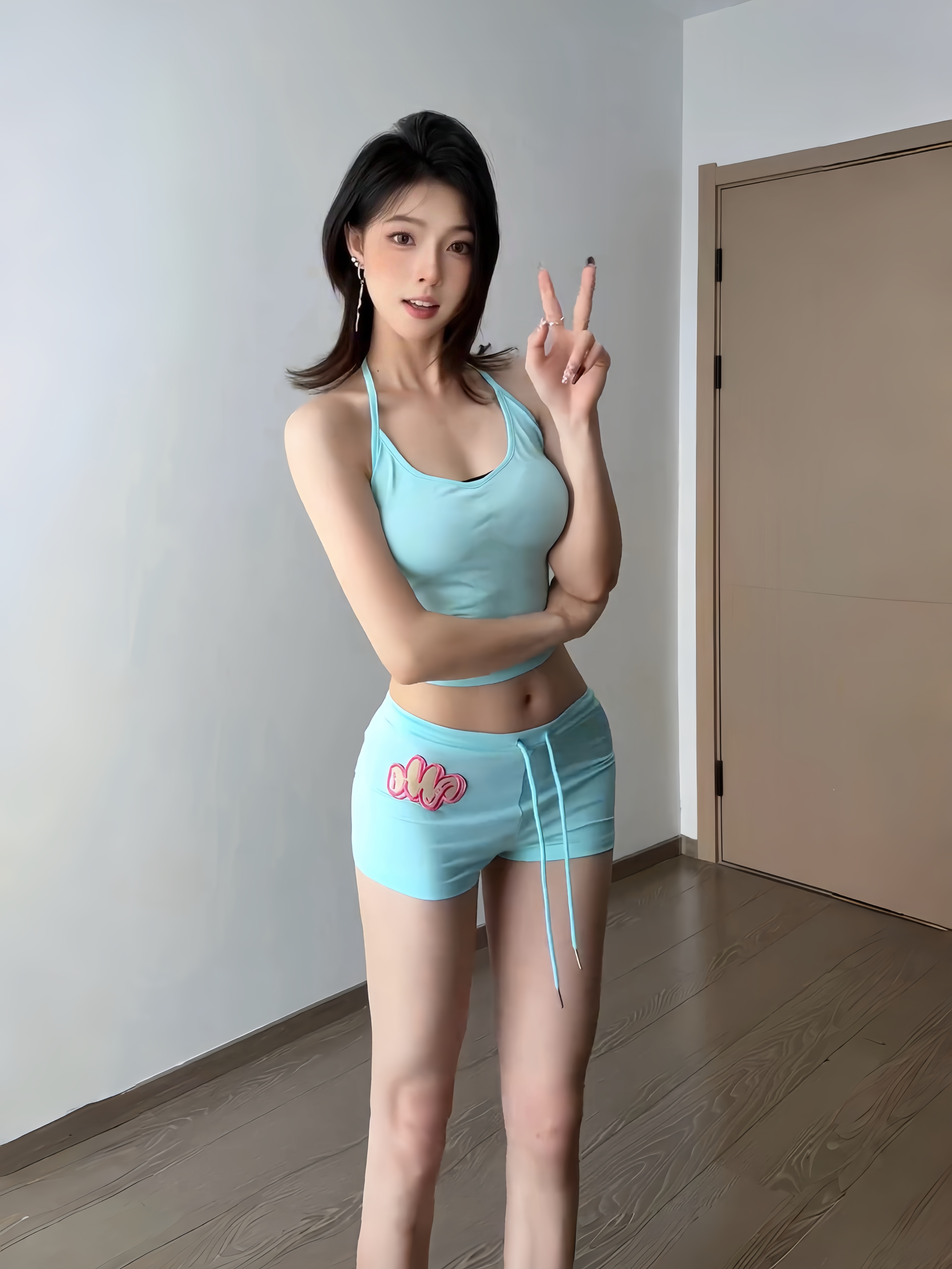 解析女大个性入秋穿搭 都是如何搭配衣物的