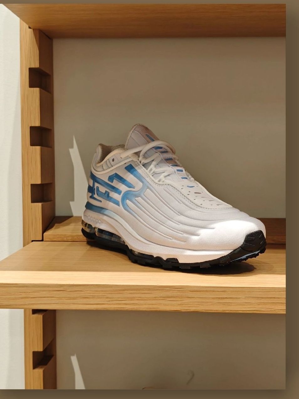 街头王者联动Supreme x Nike AirMax 2001联名
