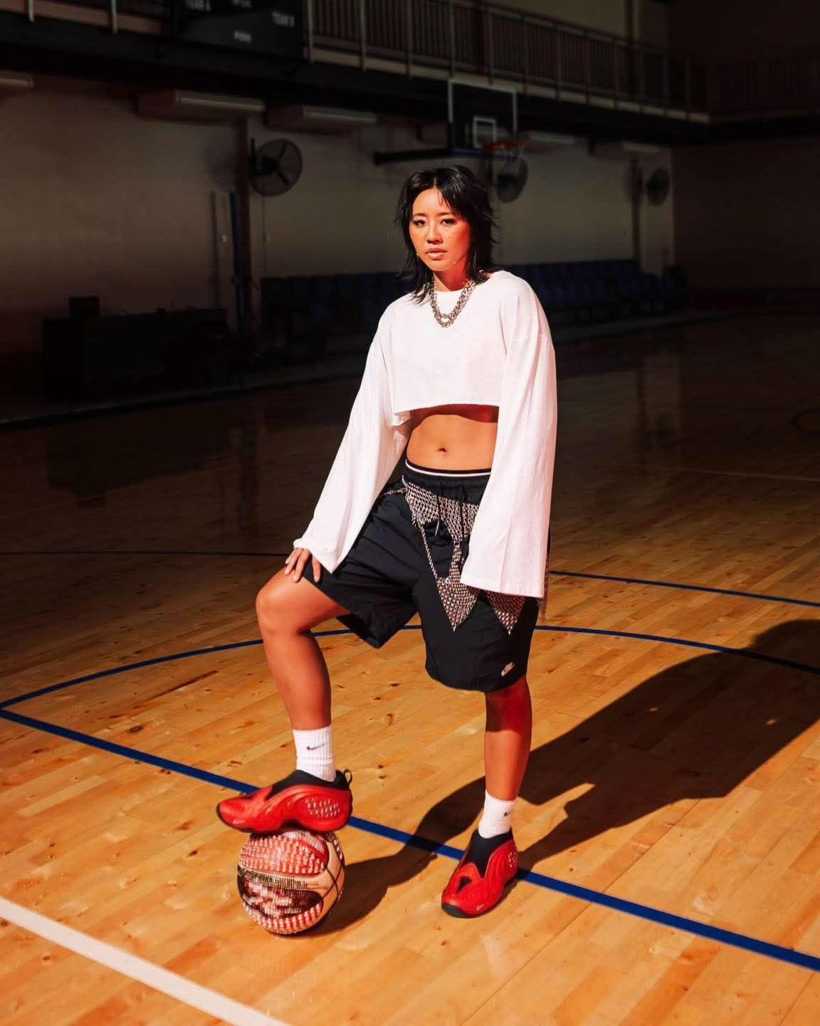 未来感拉满🔴Nike First Sight Shadow 大红无鞋带球鞋解析
