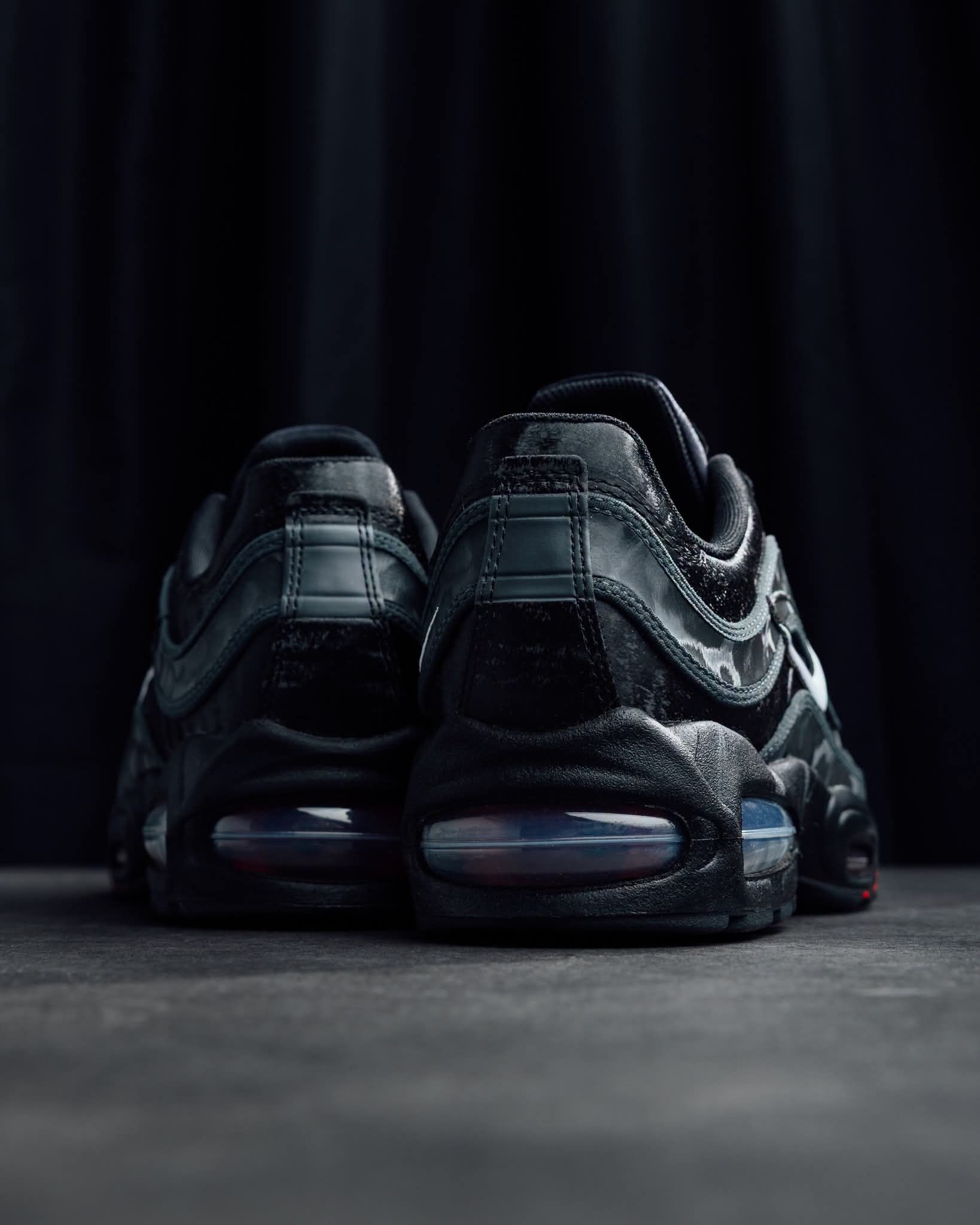 Nike Air Max95 Joga Bonito R9全方位解析|小罗主题黑暗纹复古跑鞋