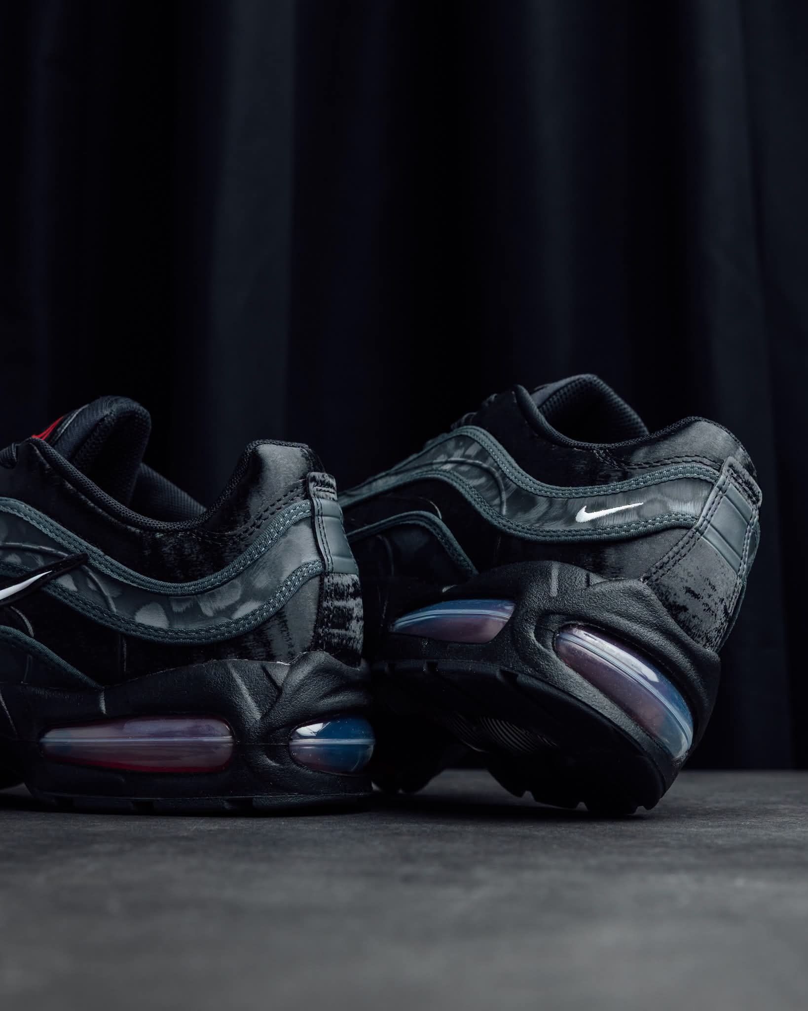 Nike Air Max95 Joga Bonito R9全方位解析|小罗主题黑暗纹复古跑鞋