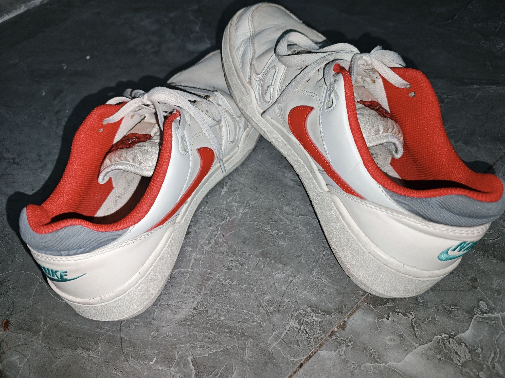 越穿越耐看的一双复古板鞋👟Nike Full Force Low龙年限定白红配色米白鞋身+亮眼