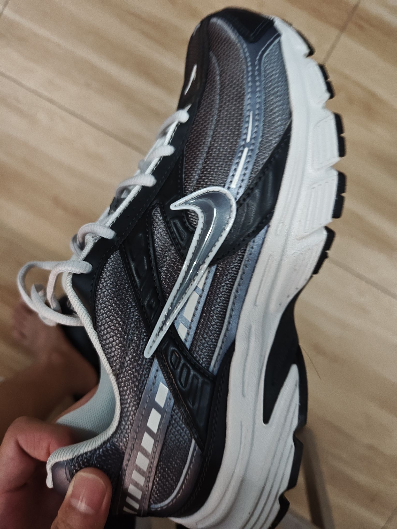 nike initiator