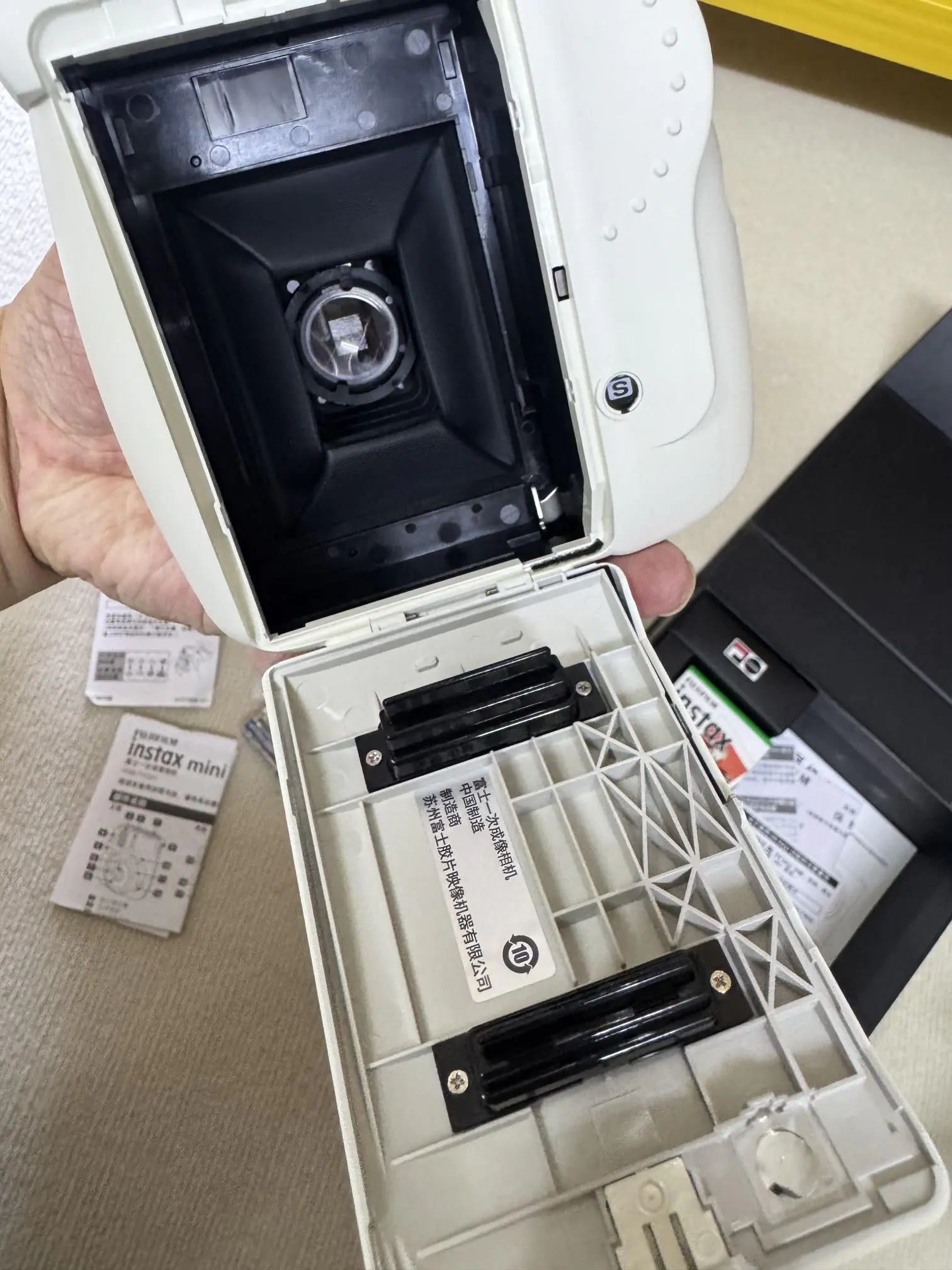 富士mini9奶白拍立得|复古氛围感神器,随手一拍,把生活瞬间变成实体相片