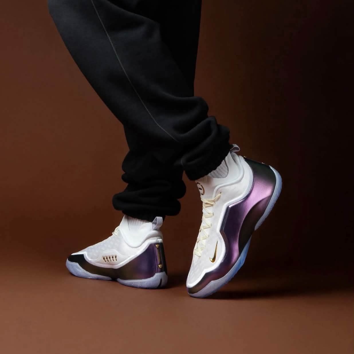 LeBron23 Elite镭射紫｜詹姆斯23代旗舰实战深度解析