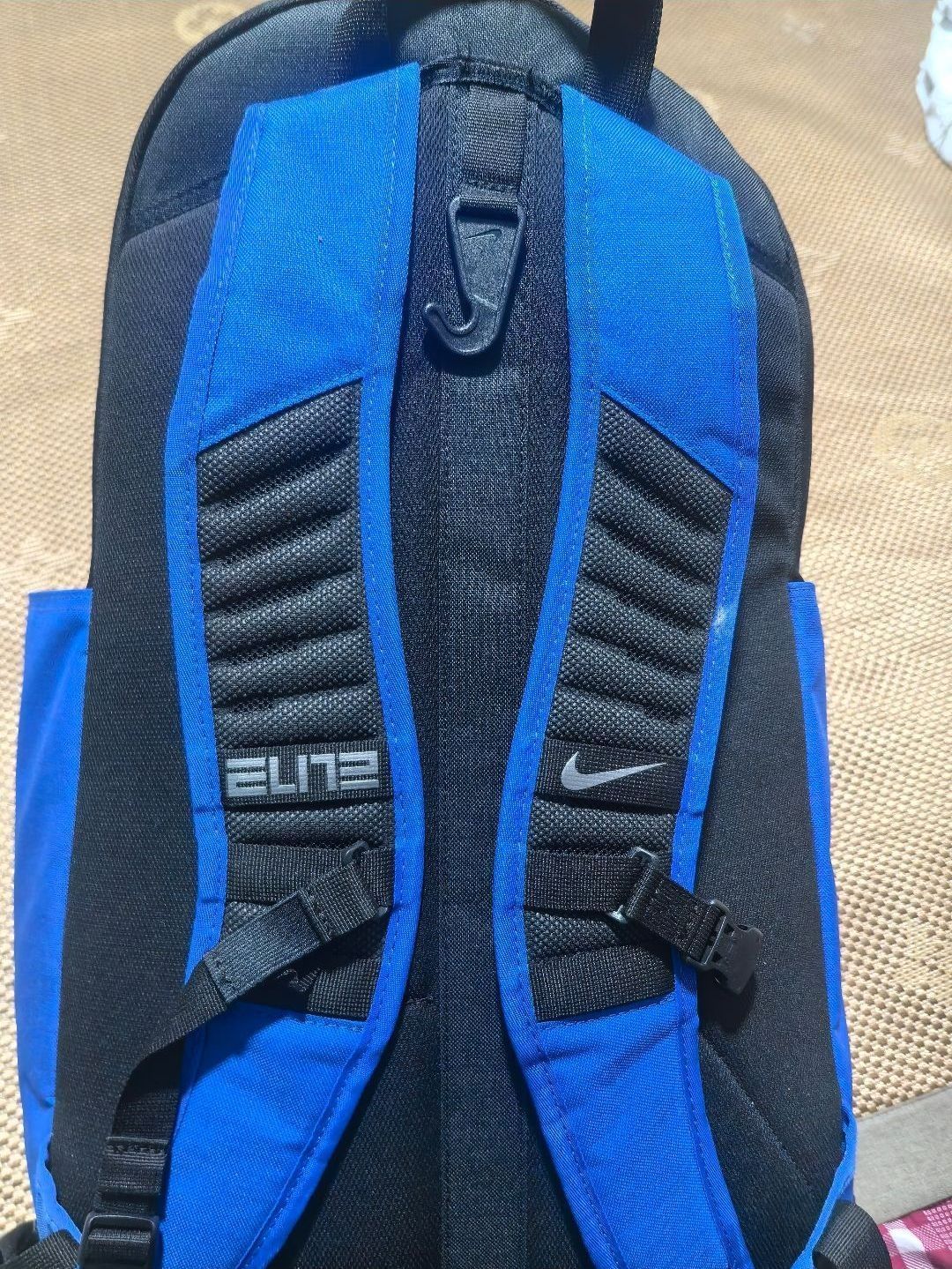 Nike精英篮球双肩包BA5554