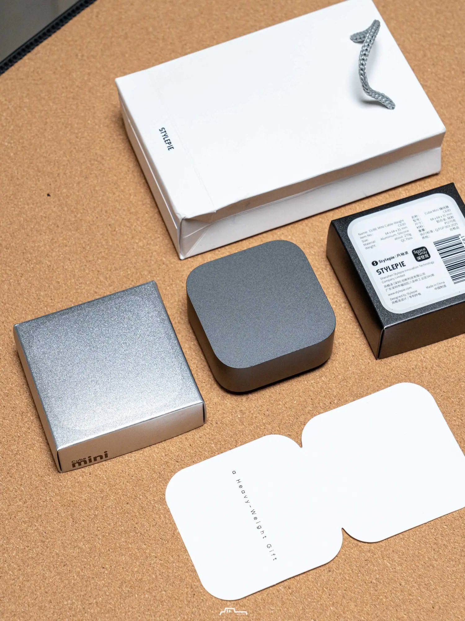 这个 mac mini 小方块,让你的桌面更干净