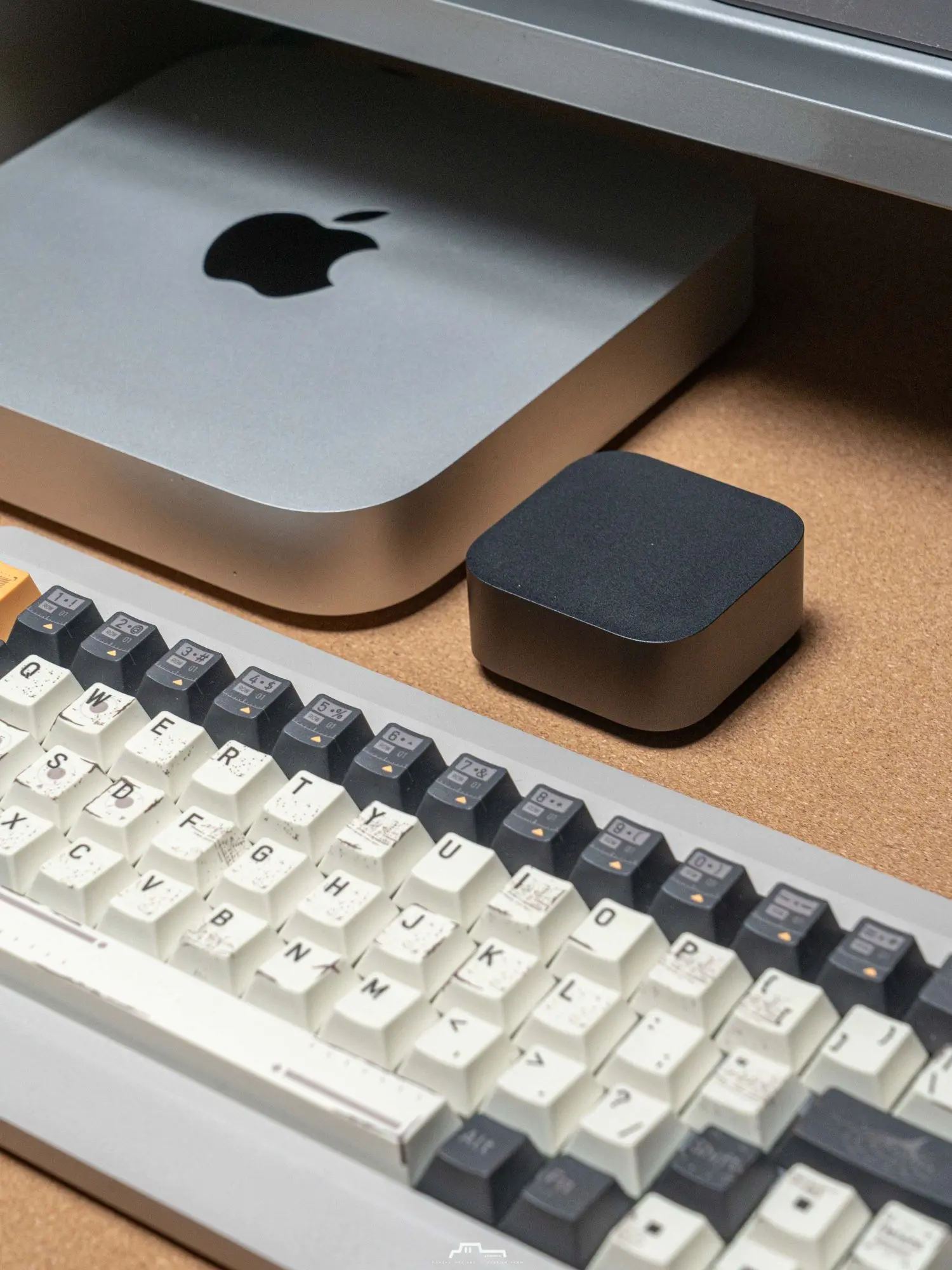 这个 mac mini 小方块,让你的桌面更干净