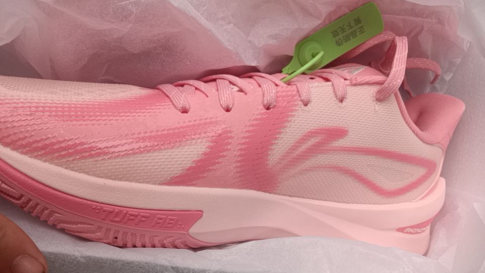 👟球鞋名称：闪凌3

🔍分享理由：好看且