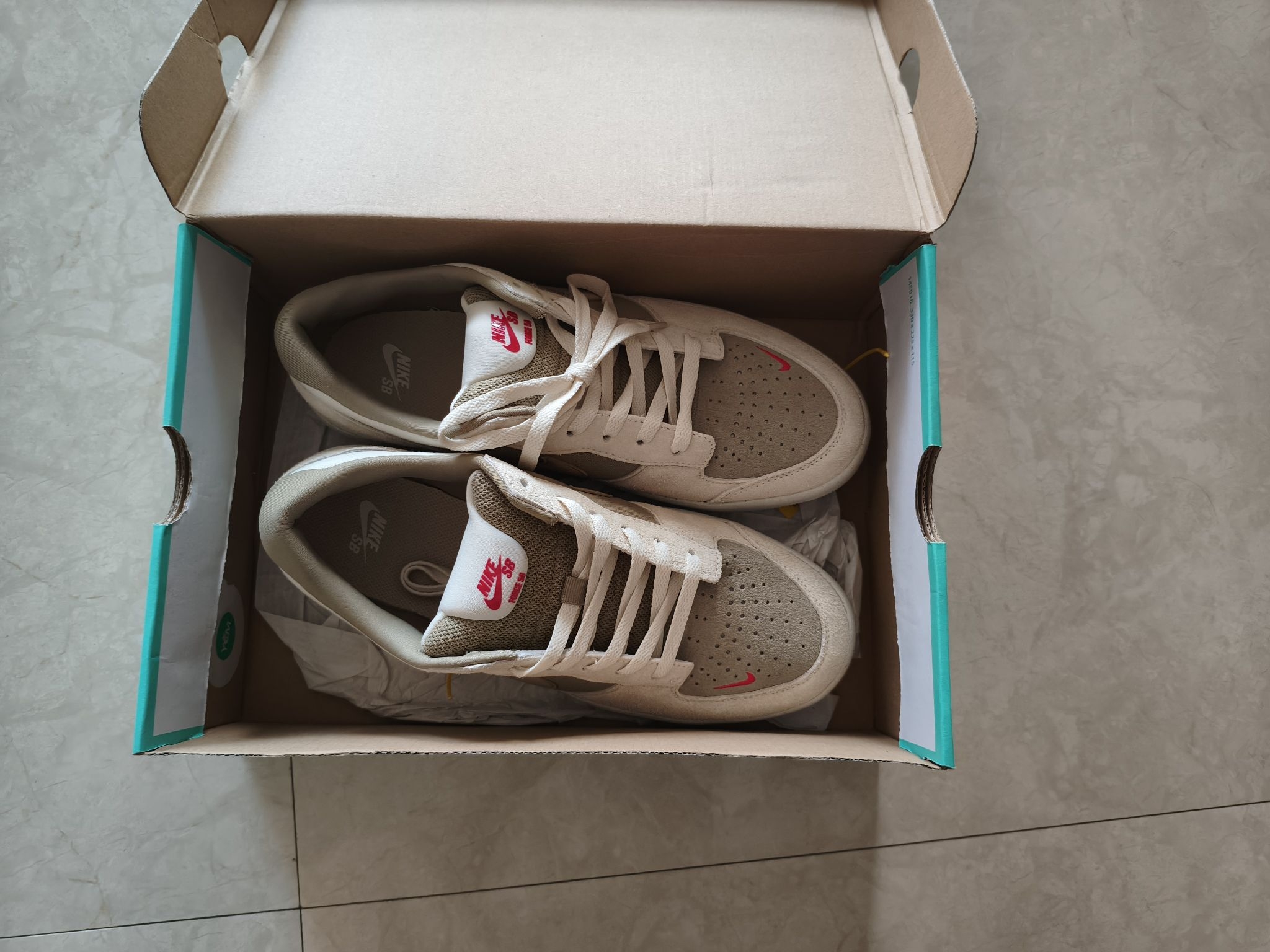 被这双奶咖配色狠狠戳中🤎
Nike SB