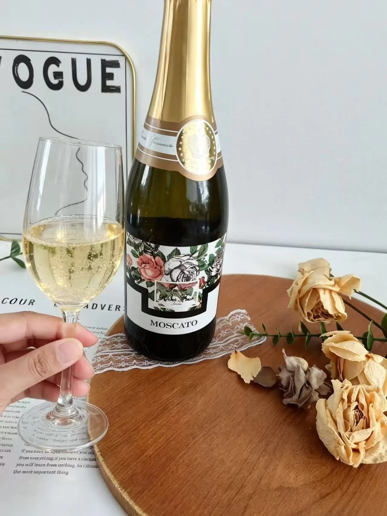 温度玫瑰配草莓奶油蛋糕是我私藏的春日搭配