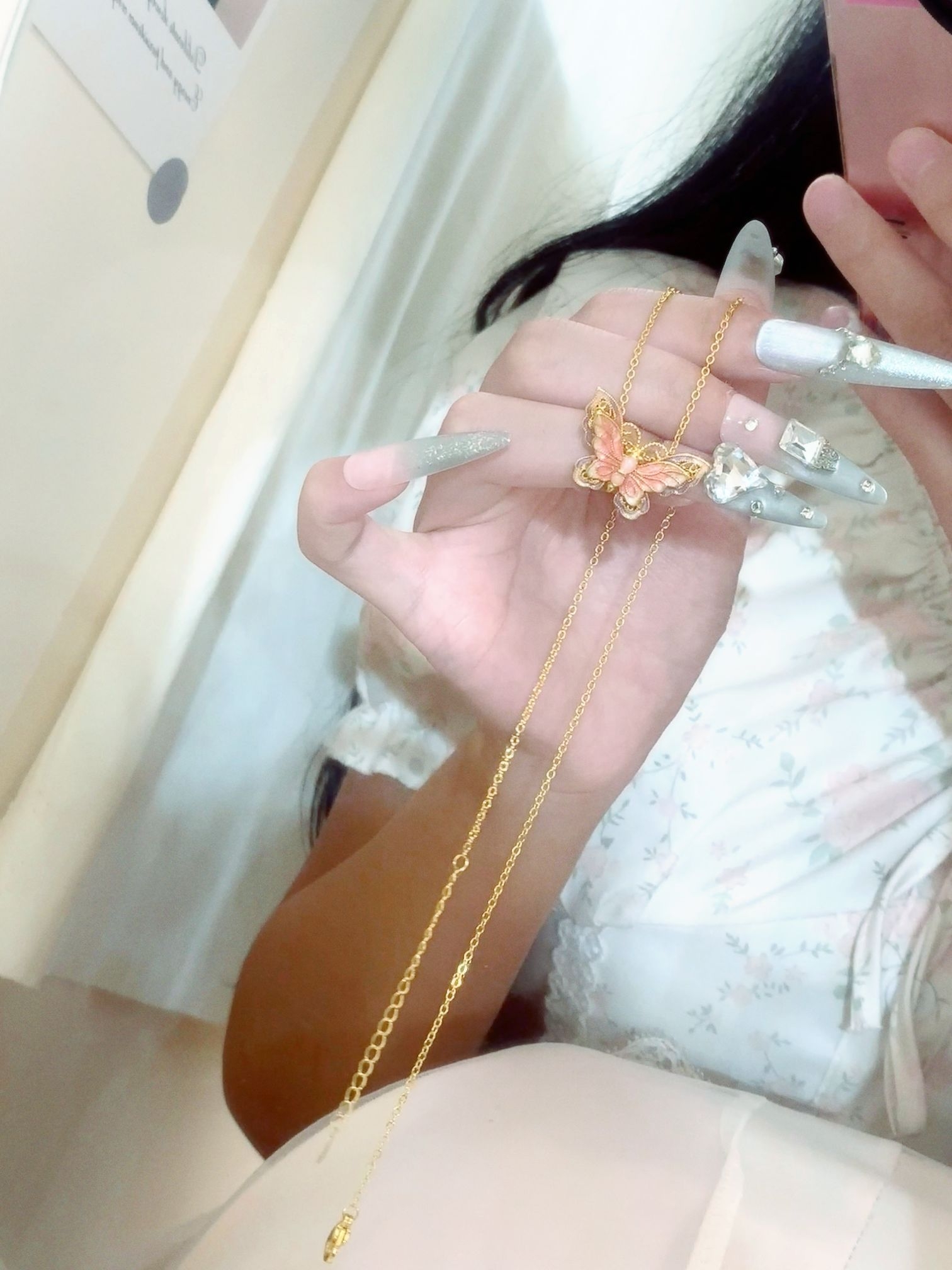 今日份心动配饰 🎀 穿碎花裙必戴的锁骨点睛笔!