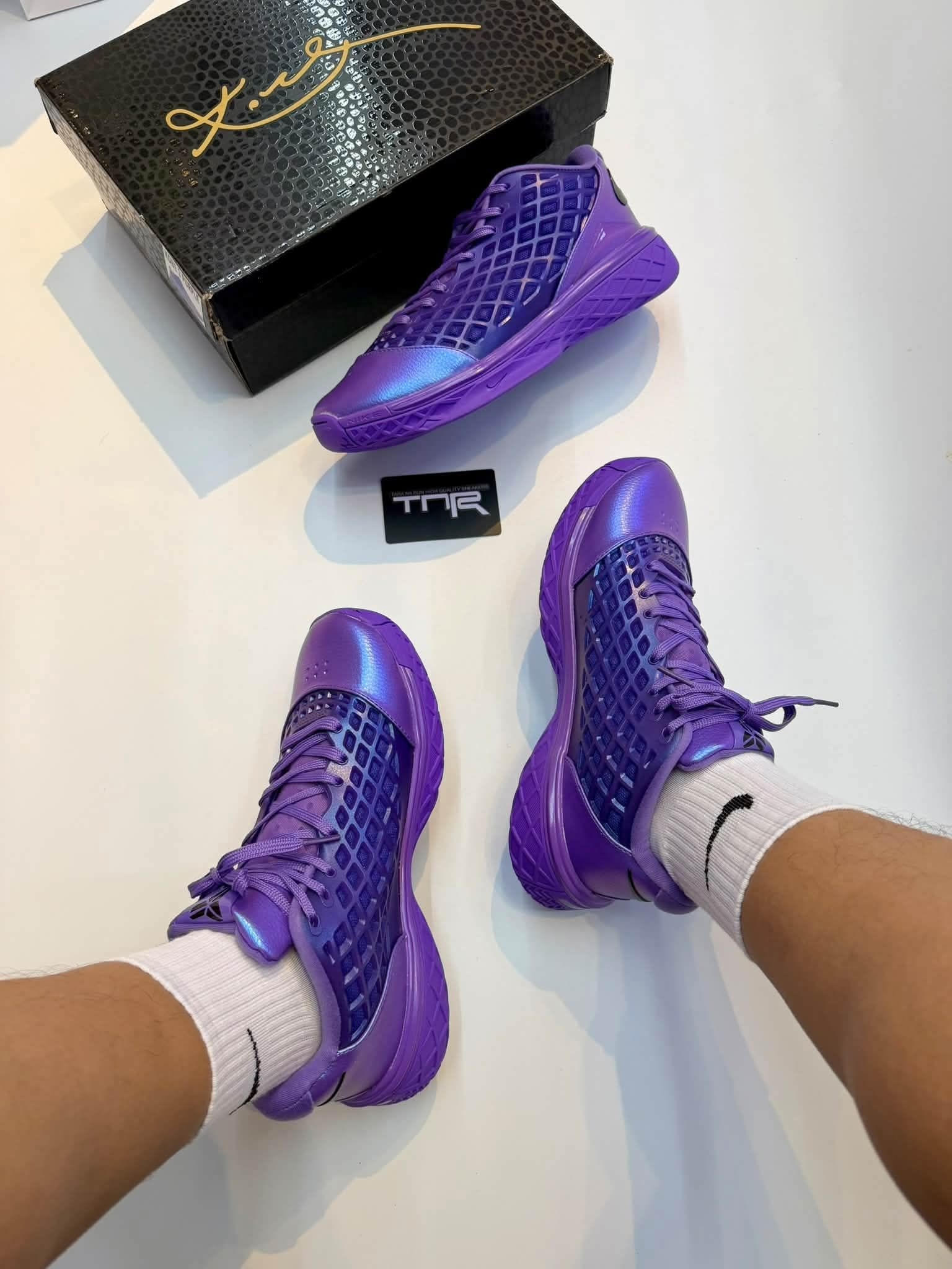 🏀Kobe3 Low Protro开箱｜紫毒蛇幻彩紫，气场拉满
